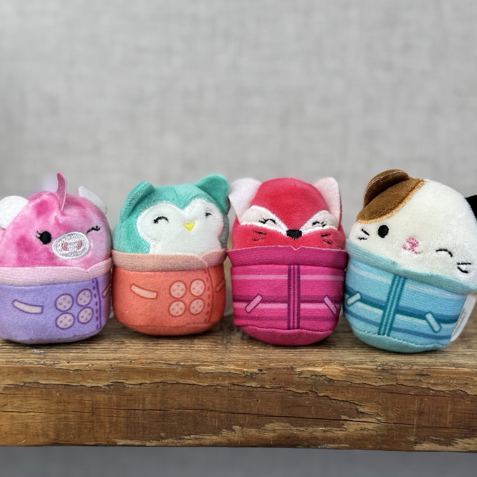 Squishmallow Squishville -Ski Sqaud x4 Play Set (No Ski Slope)