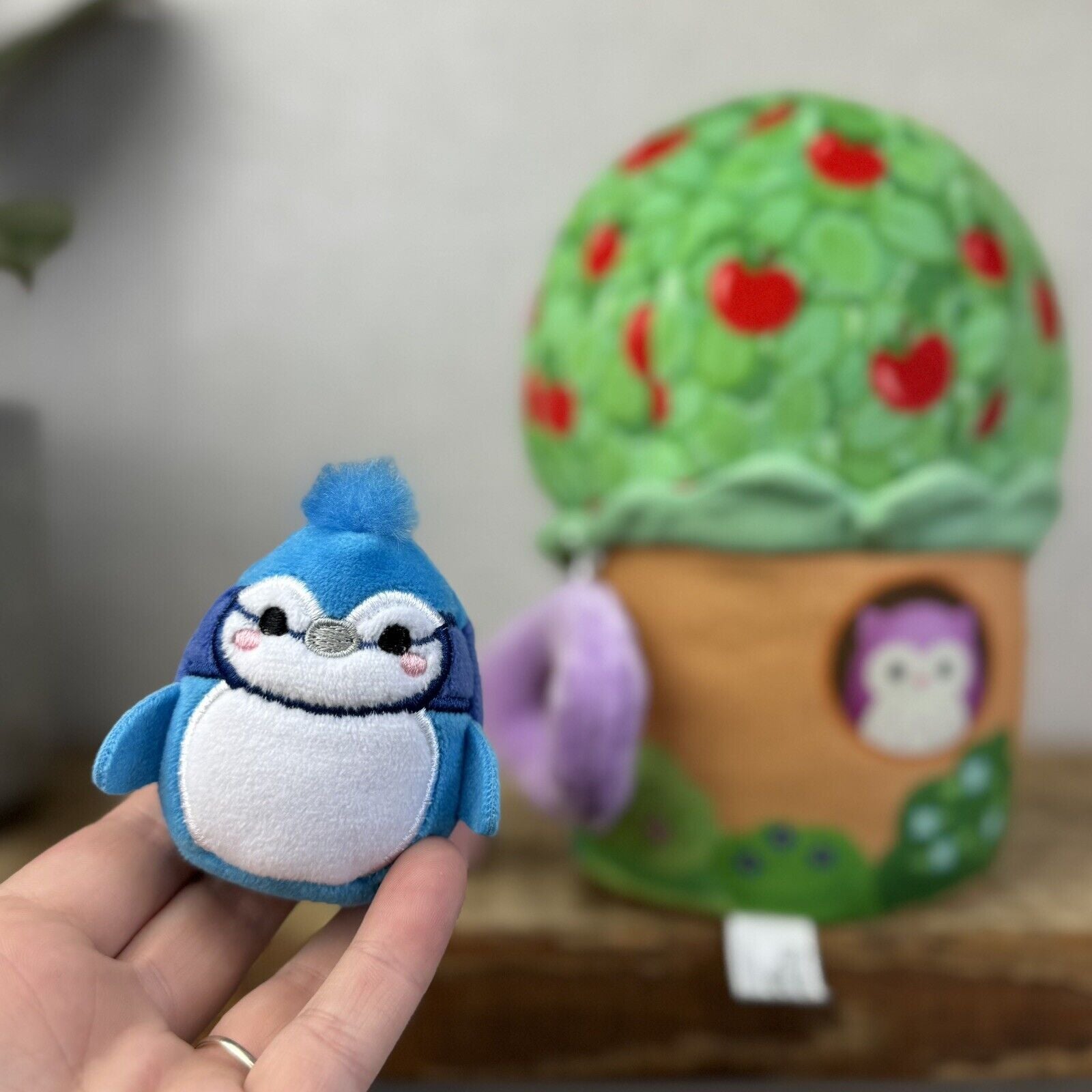 Squishmallow Squishville - Tiptop Treehouse Play Set - Babs The Bluejay 2” Tiny