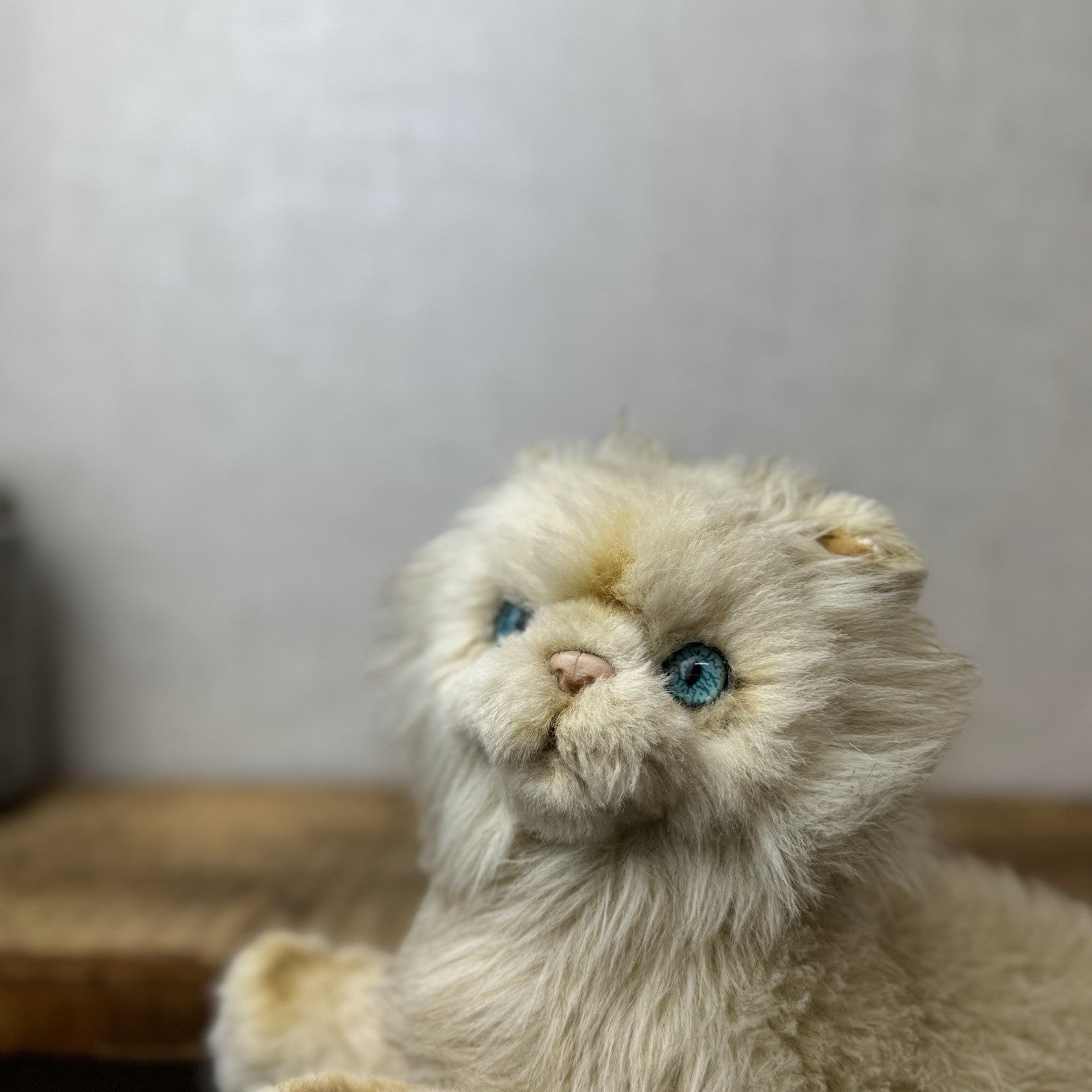 EJ Classics Persian Cat Kitten Blue eyes - Fluffy Realistic Vintage Cat Soft Toy