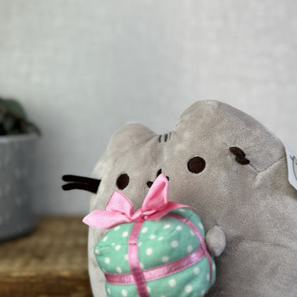 Gund Pusheen Cat - Gift Pusheen, Cat With A Present Plush 8" New Tagged