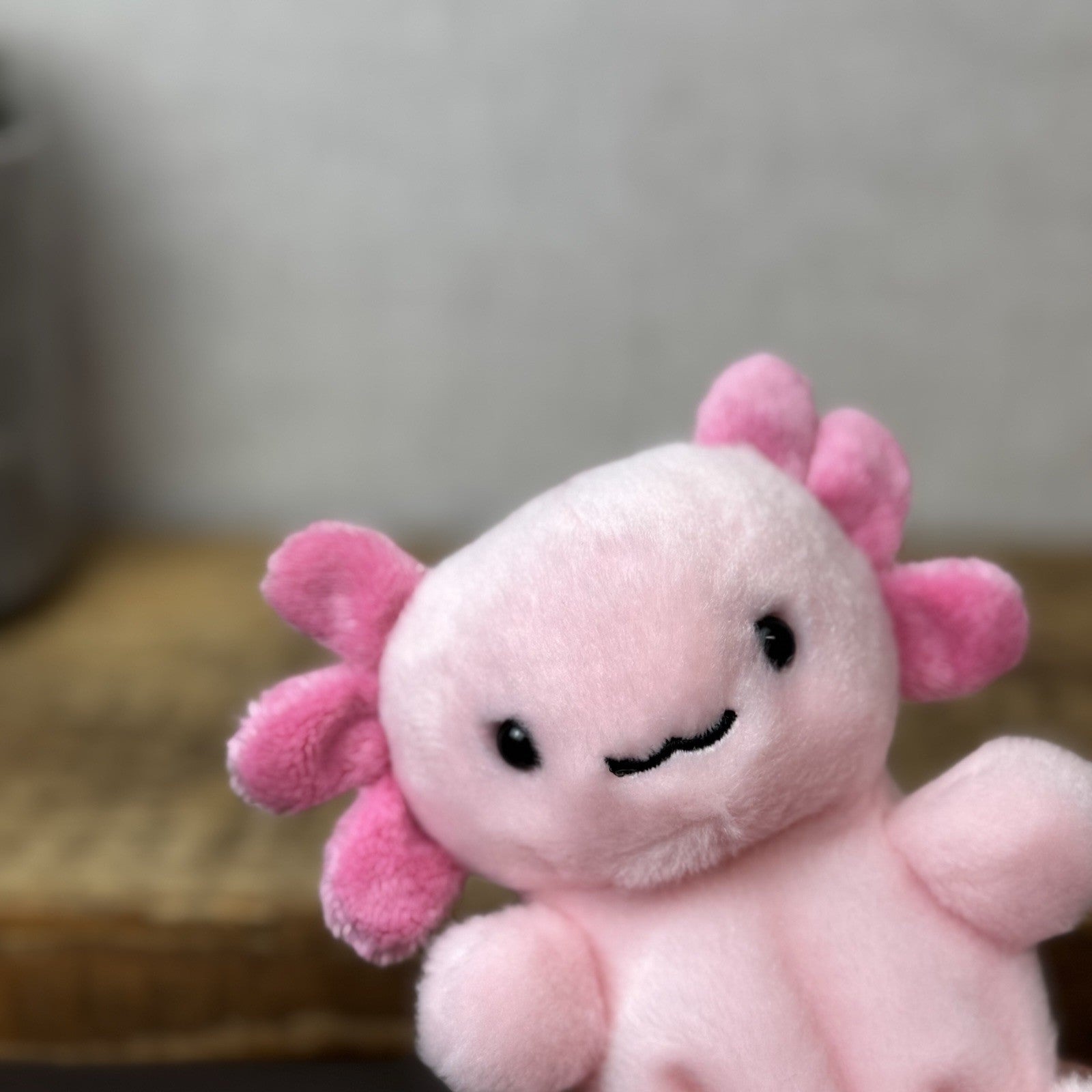 Aurora - Palm Pals Ax Axolotl Mini Beanbag Plush Soft Toy Sea Creature Pink NWOT
