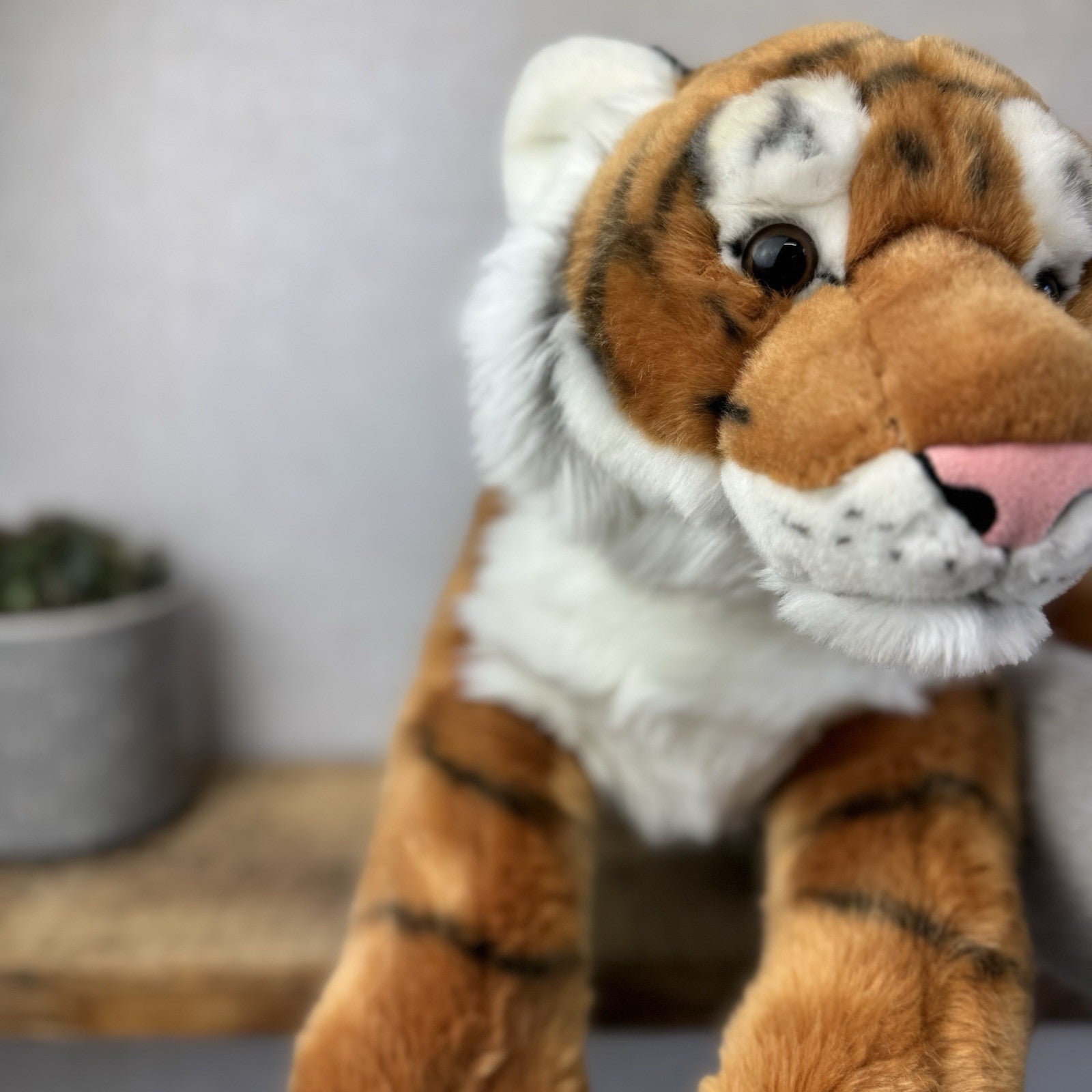 FAO Schwarz Tiger 2018 - Large Lifelike Tiger Beanie Plush Large Pristine NWOT 