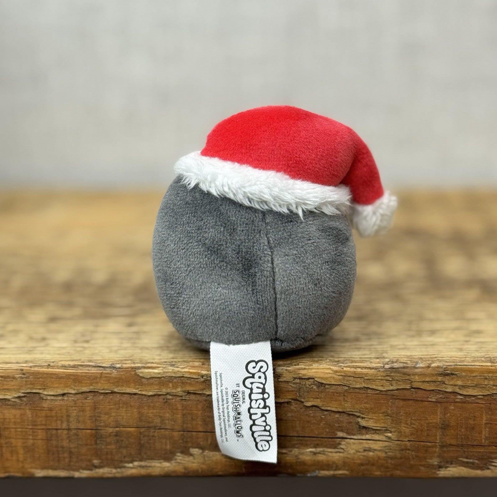 Squishmallow Squishville - Christmas Penguin Luna Penguin Christmas Hat Mini