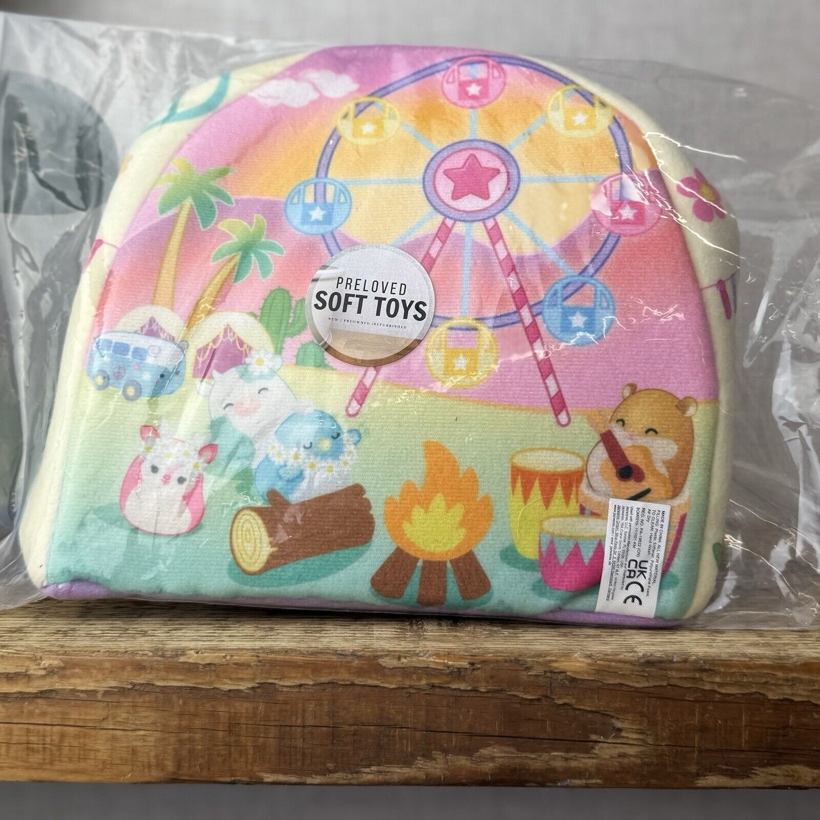 Squishmallow Squishville Deluxe Glamping/Camping Play Scene - Paulita Pink Cat