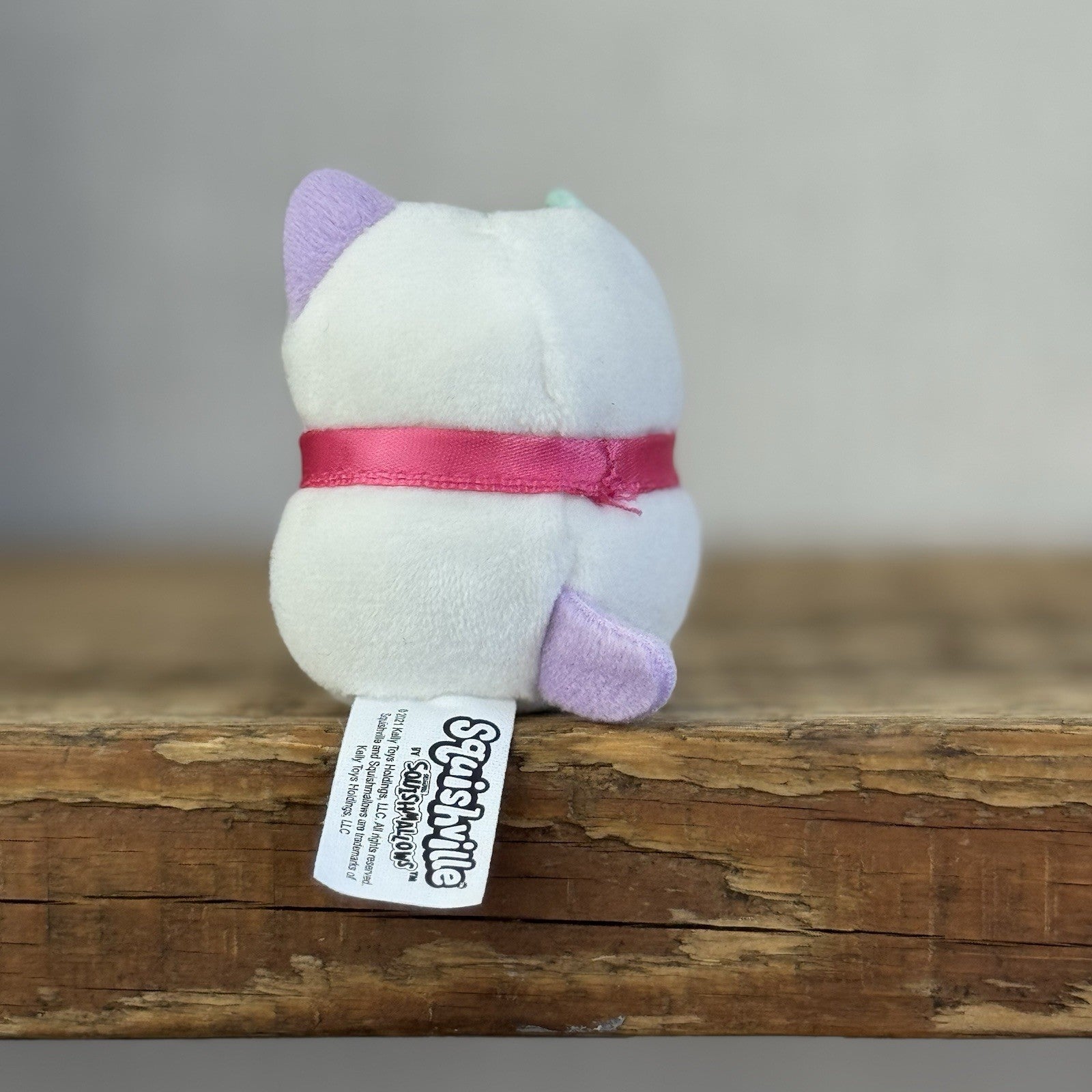 Squishmallow Squishville - Cora Cat Tiny White Squish Cat With Apron Mini 2”