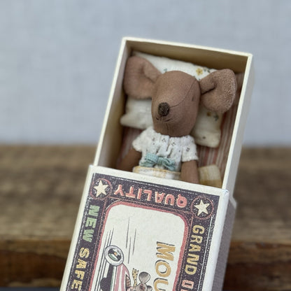 Maileg Big Sister Mouse In Matchbow - Retired Mouse In Nightie Brown Mouse 
