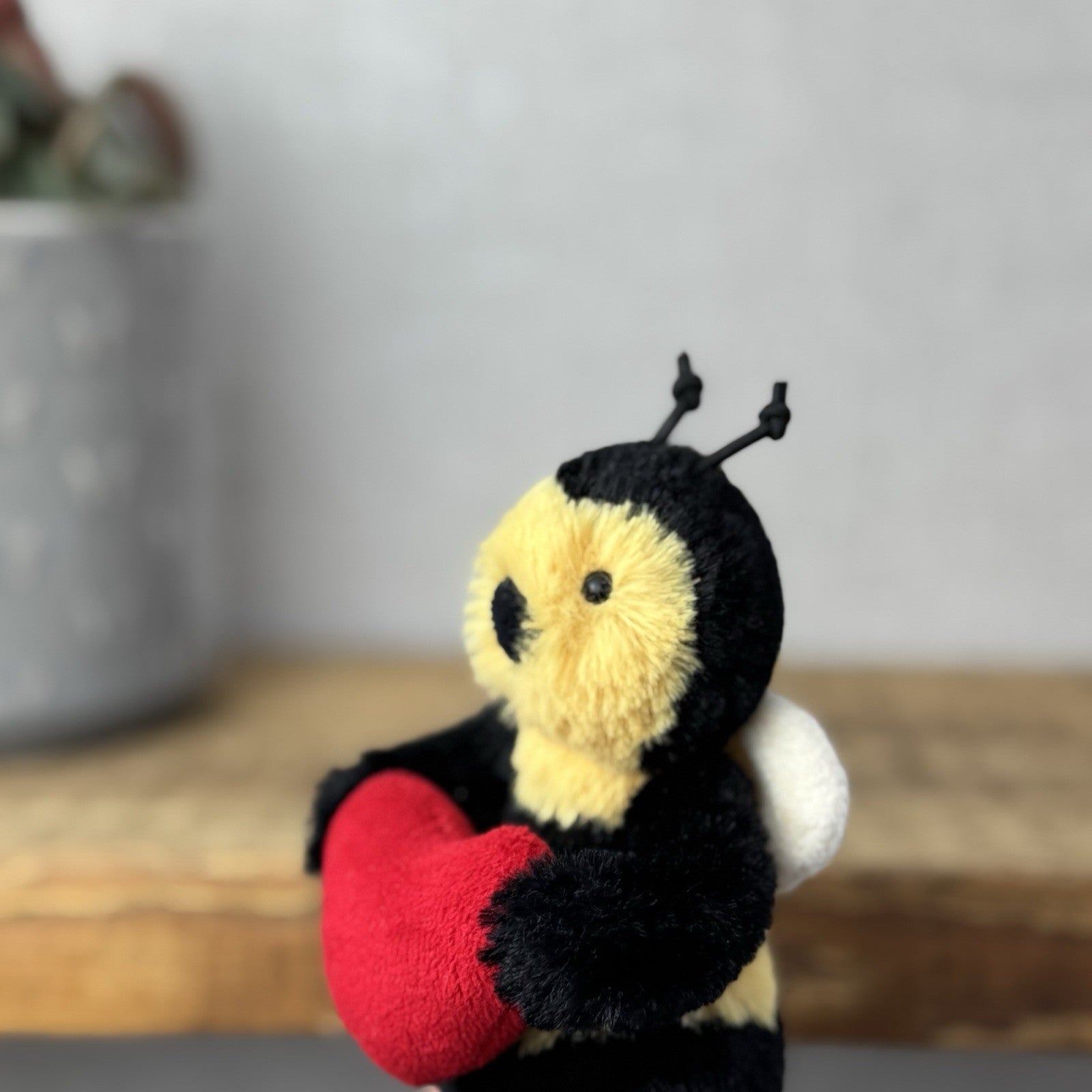 Jellycat Tiny Bumble Bee Holding A Heart - Tiny Bee NWOT - Rare Retired 5"