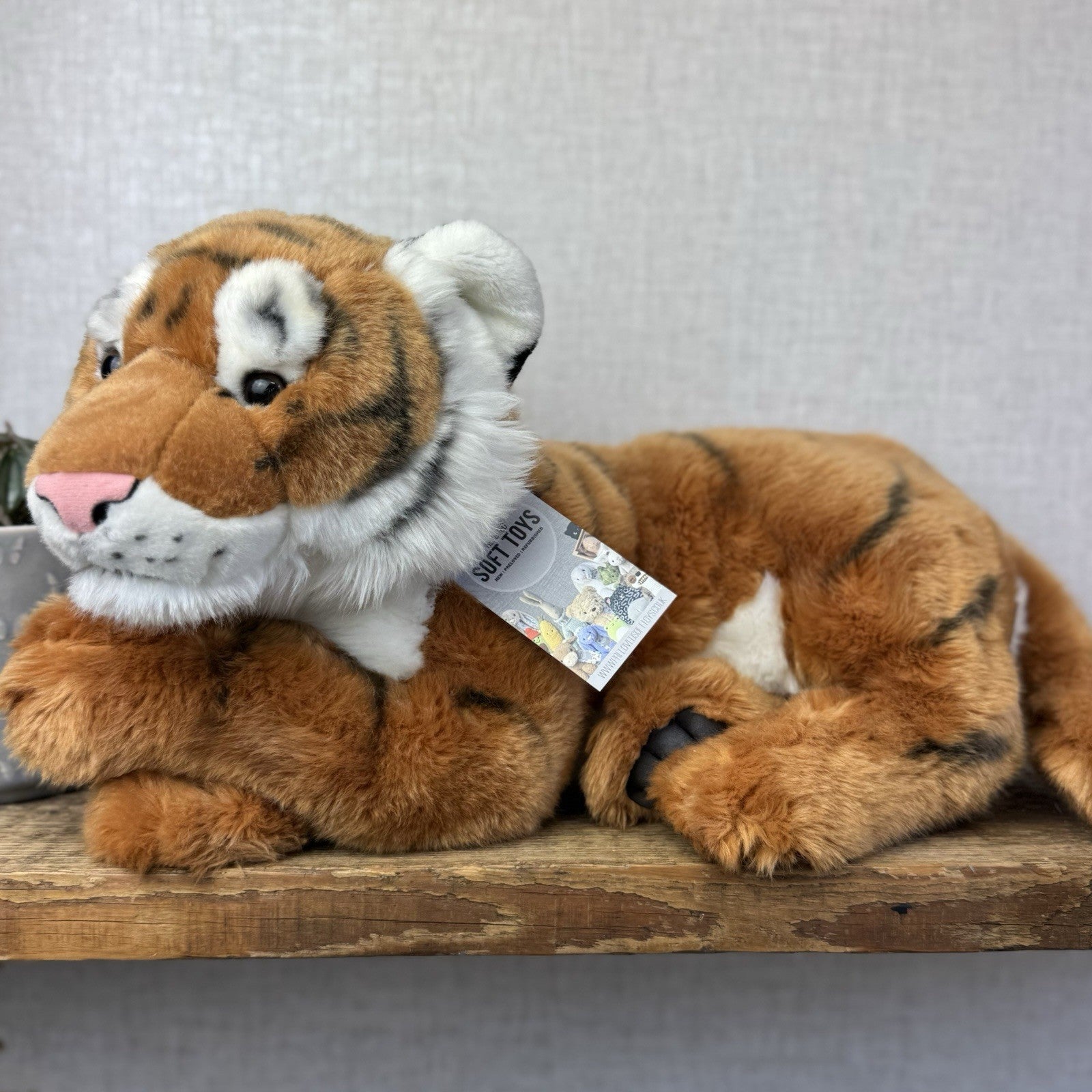 FAO Schwarz Tiger 2018 - Large Lifelike Tiger Beanie Plush Large Pristine NWOT 