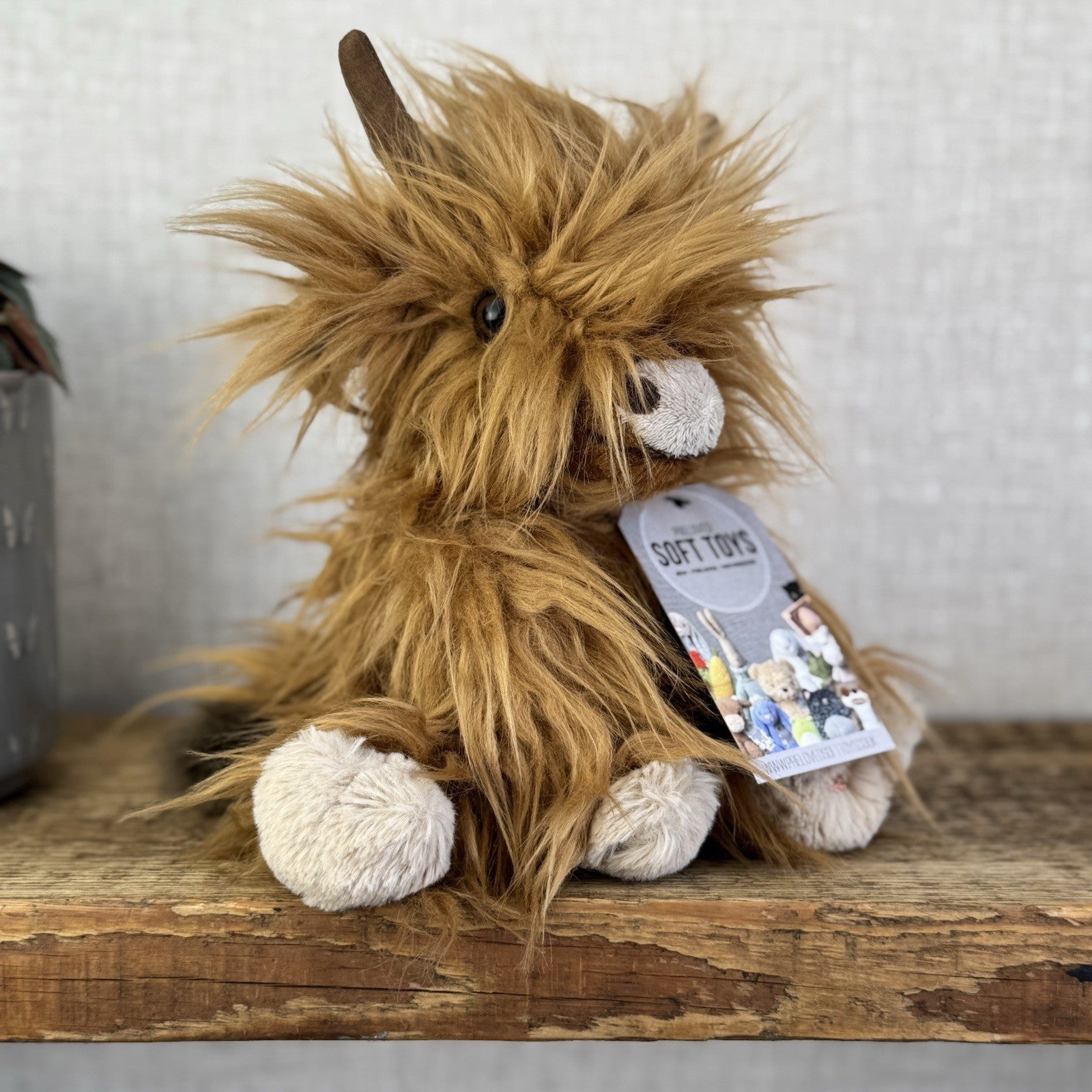 Wrendale Designs - Hannah Dale Junior Highland Cow - Small Gordon 10”