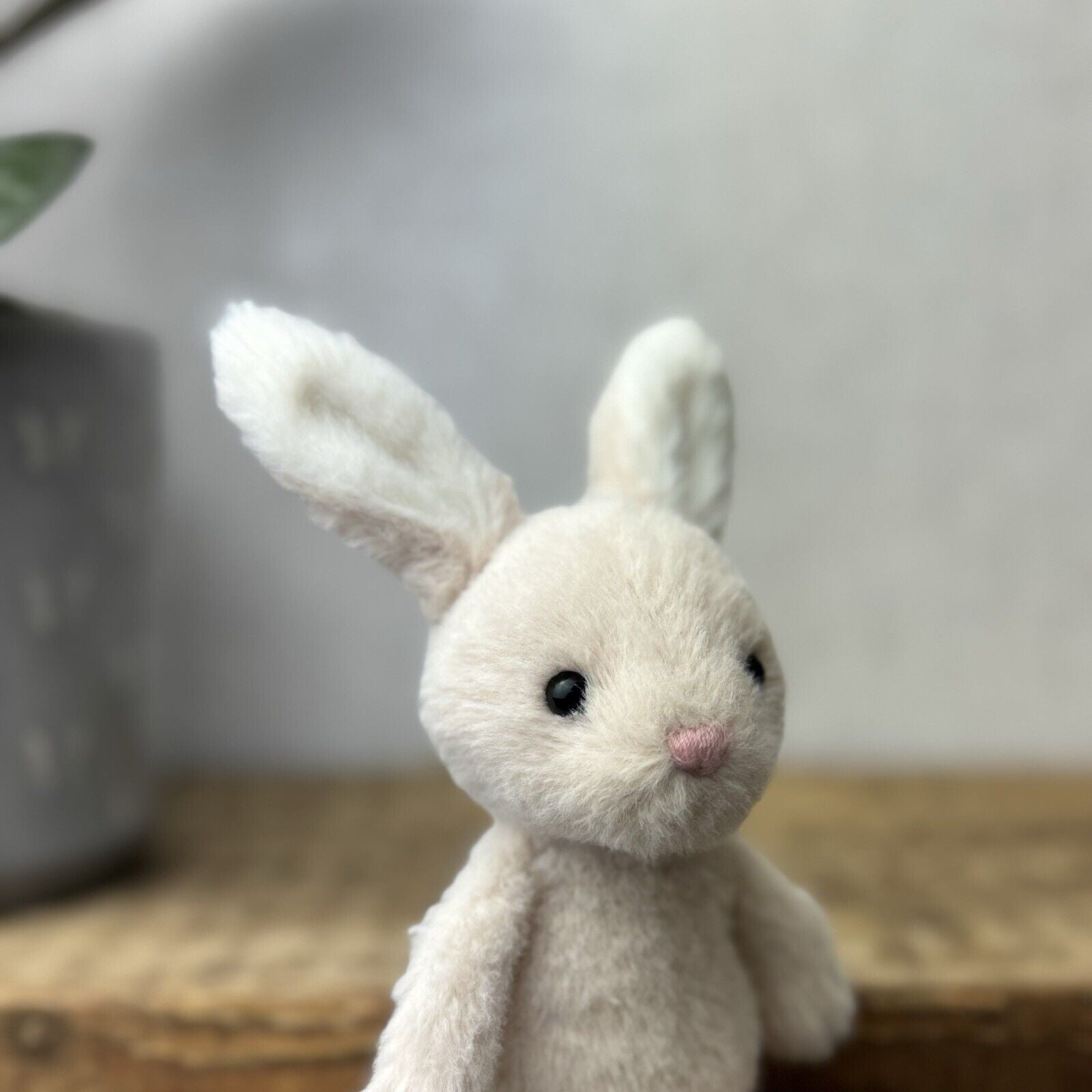 Jellycat Oatmeal Fluffy Bunny - Mini Bunny - Tiny Fluffy Bunny 5” Pocket Pal (1)