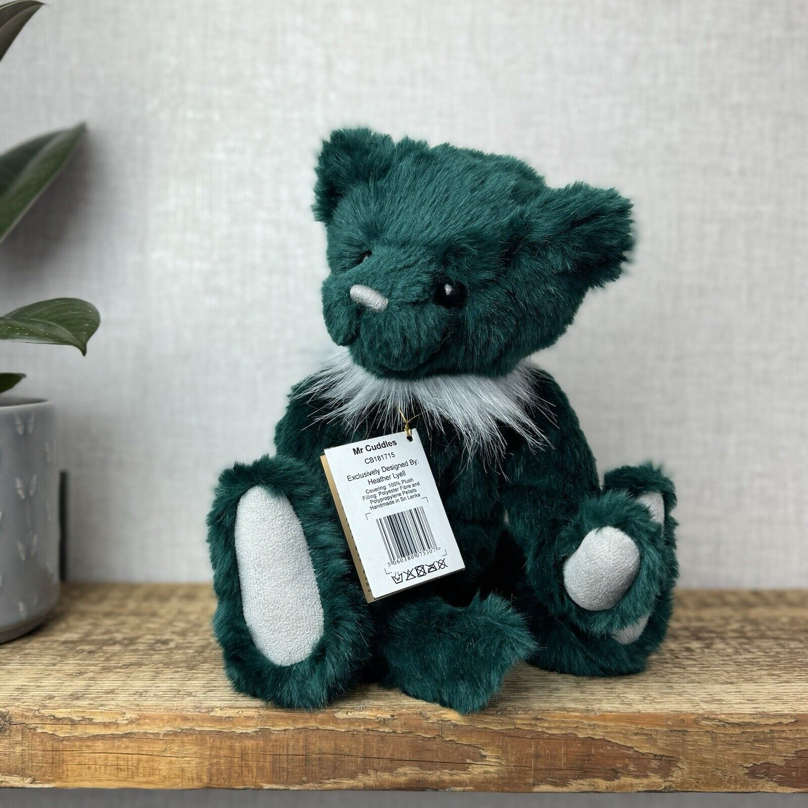 Charlie Bear Mr Cuddles - Festive Green Collectors Bear Posable - CB181715