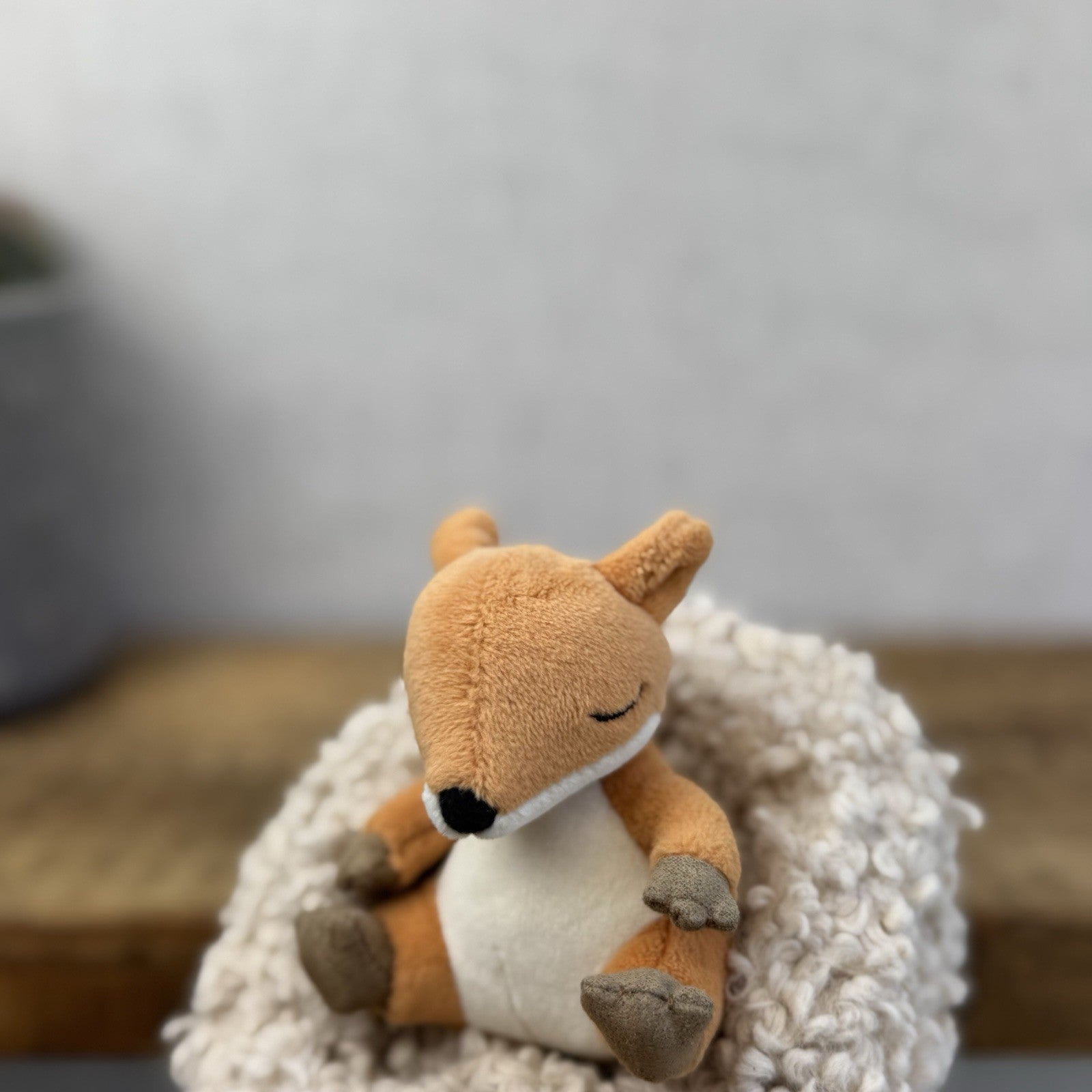 Jellycat Hibernating Fox - Baby Fox In A Nest Soft Toy Plush Cute NwOT 5”