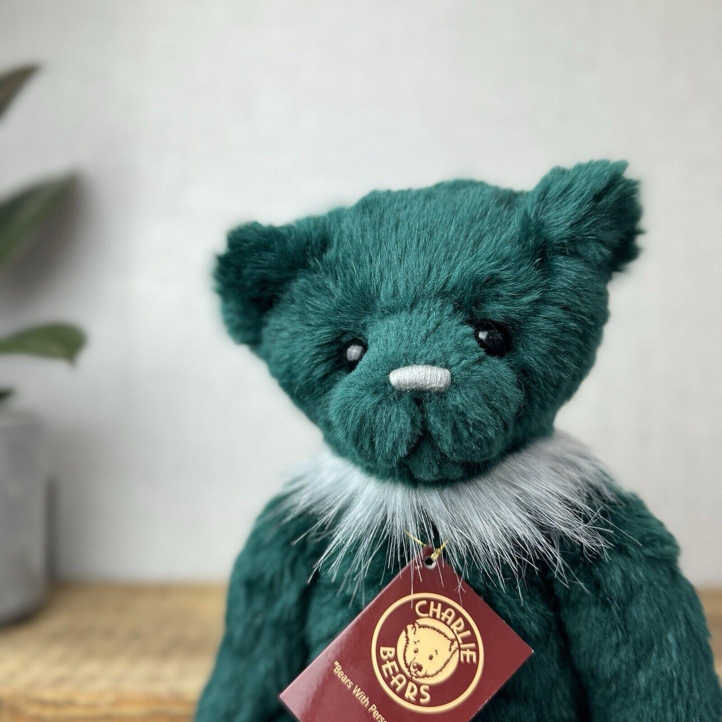 Charlie Bear Mr Cuddles - Festive Green Collectors Bear Posable - CB181715