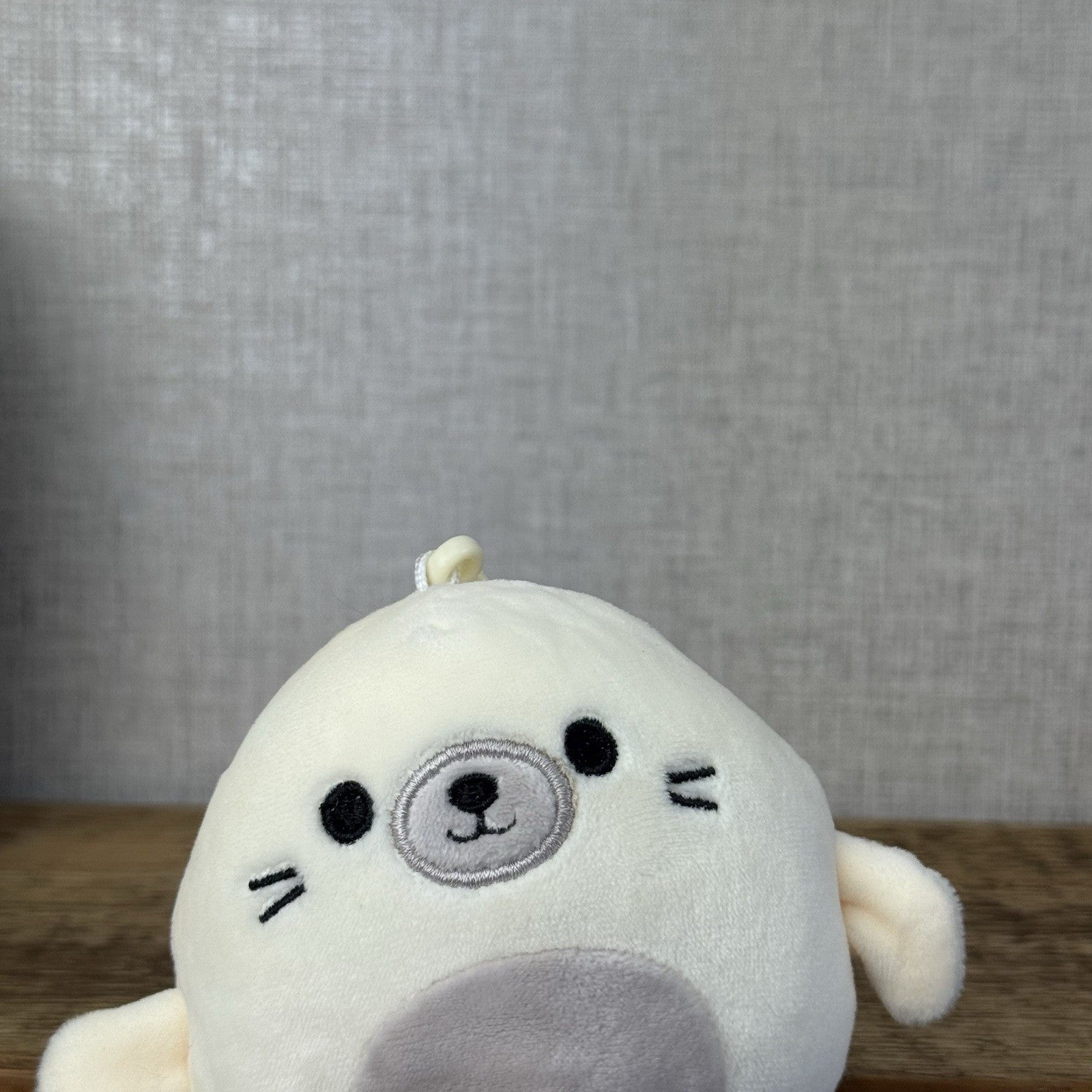 Squishmallow Keyring Clip Bagcharm - Lucille Cream Seal Squish 4"