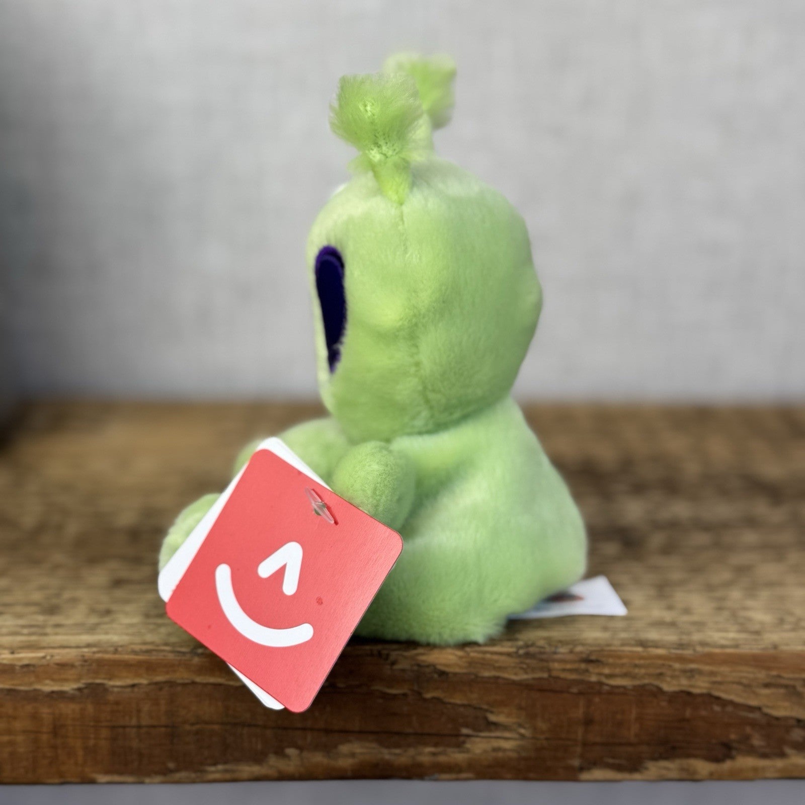 Aurora - Palm Pals Mini Beanbag Plush - Ross Alien Green Alien Soft Toy 5”