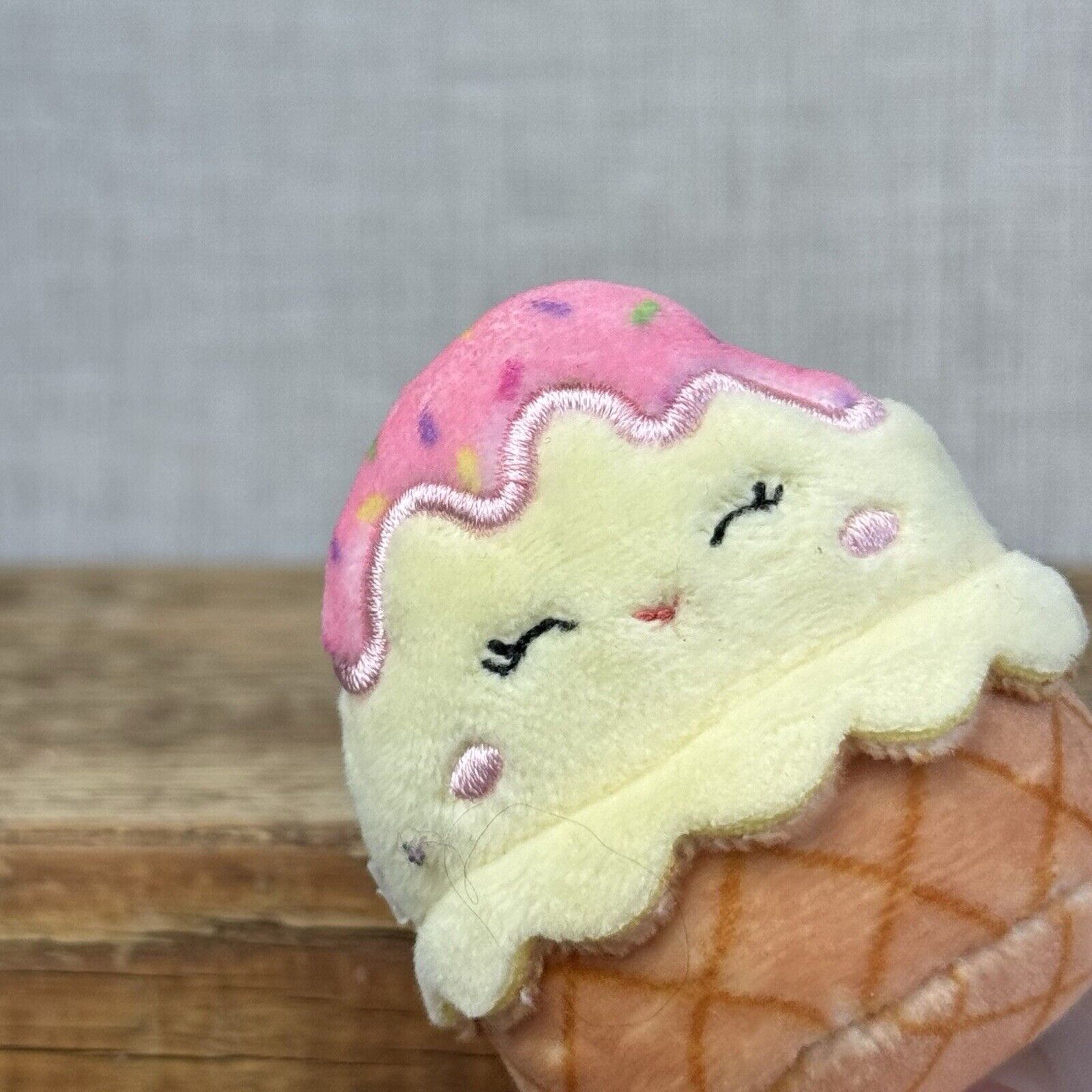Squishmallow Squishville - Shannon Ice Cream - Tiny Ice Cream Food 2"