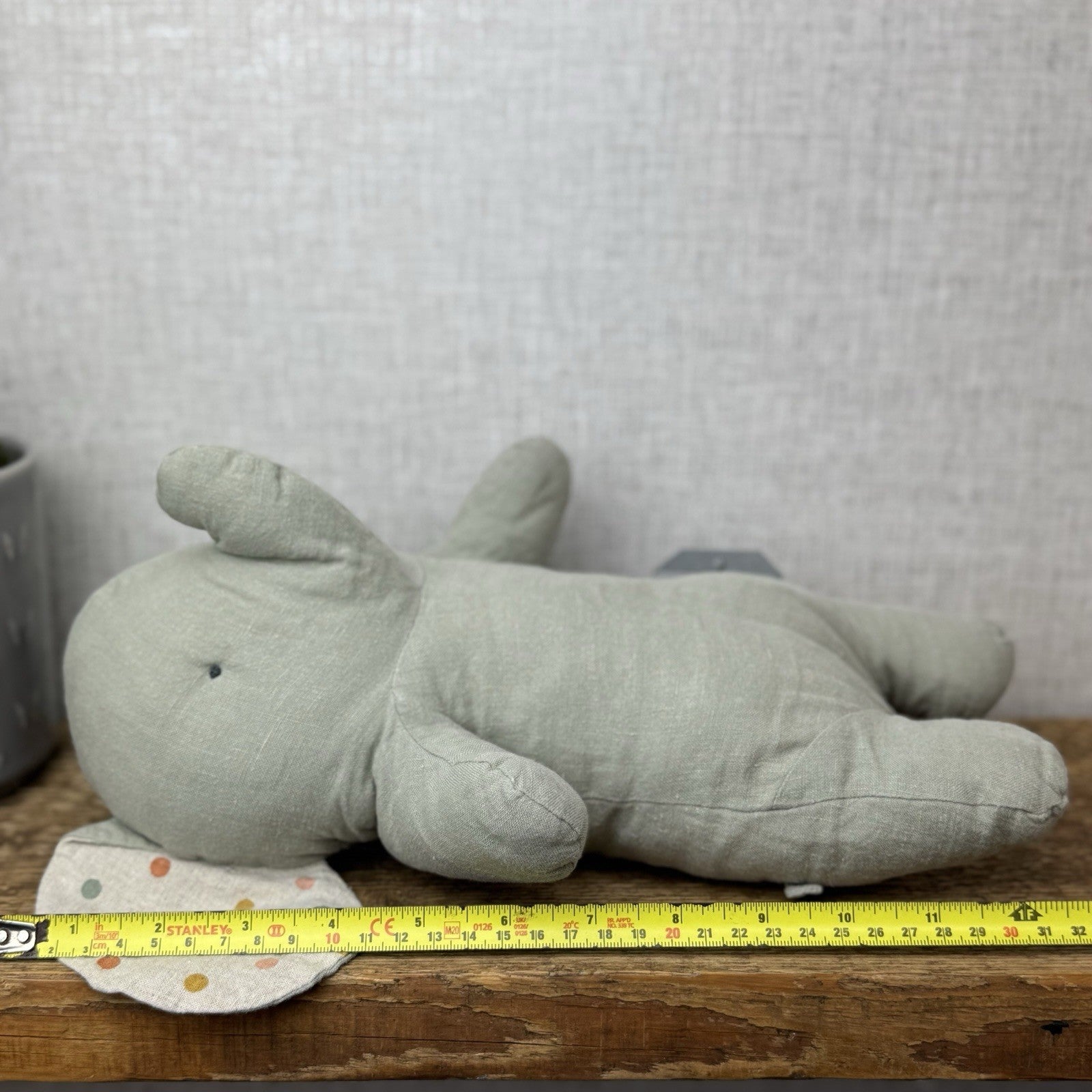 Maileg Safari Friends Medium Elephant - Iron Grey - Grey Beanie Linen Elephant