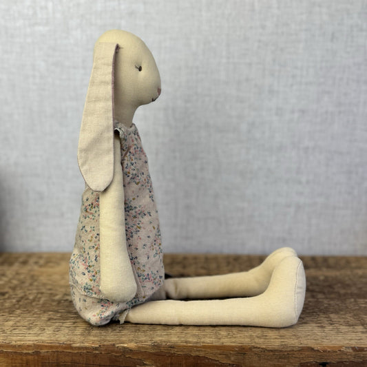 Maileg Medium Bunny 2016 - ID 16-3200-00 - Floral Set Rabbit Retired - 18”/51cm