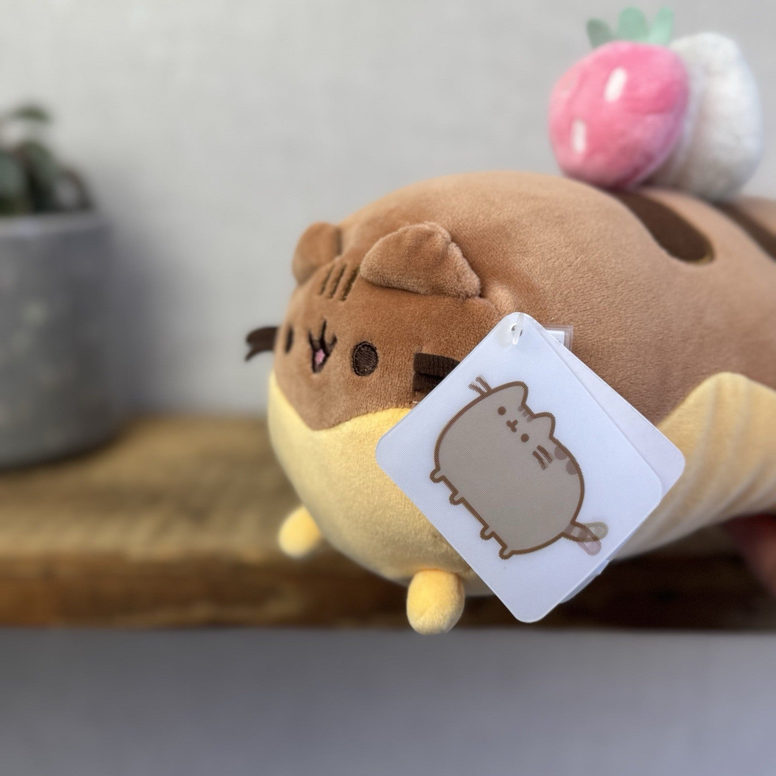 Gund Pusheen Cat - Pusheen Eclair Squisheen - New With Tags Collectible 10"