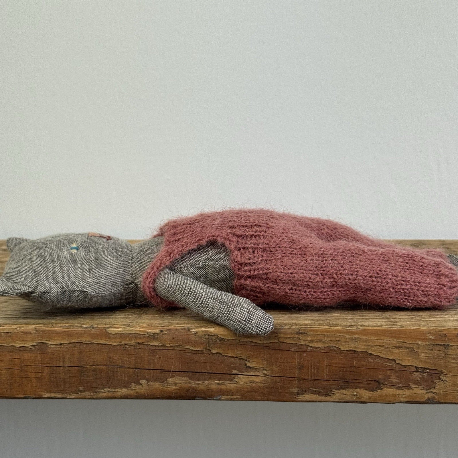 Maileg Chaton Kitten Grey - Grey Linen Cat Rouge Crochet Dungarees NWOT