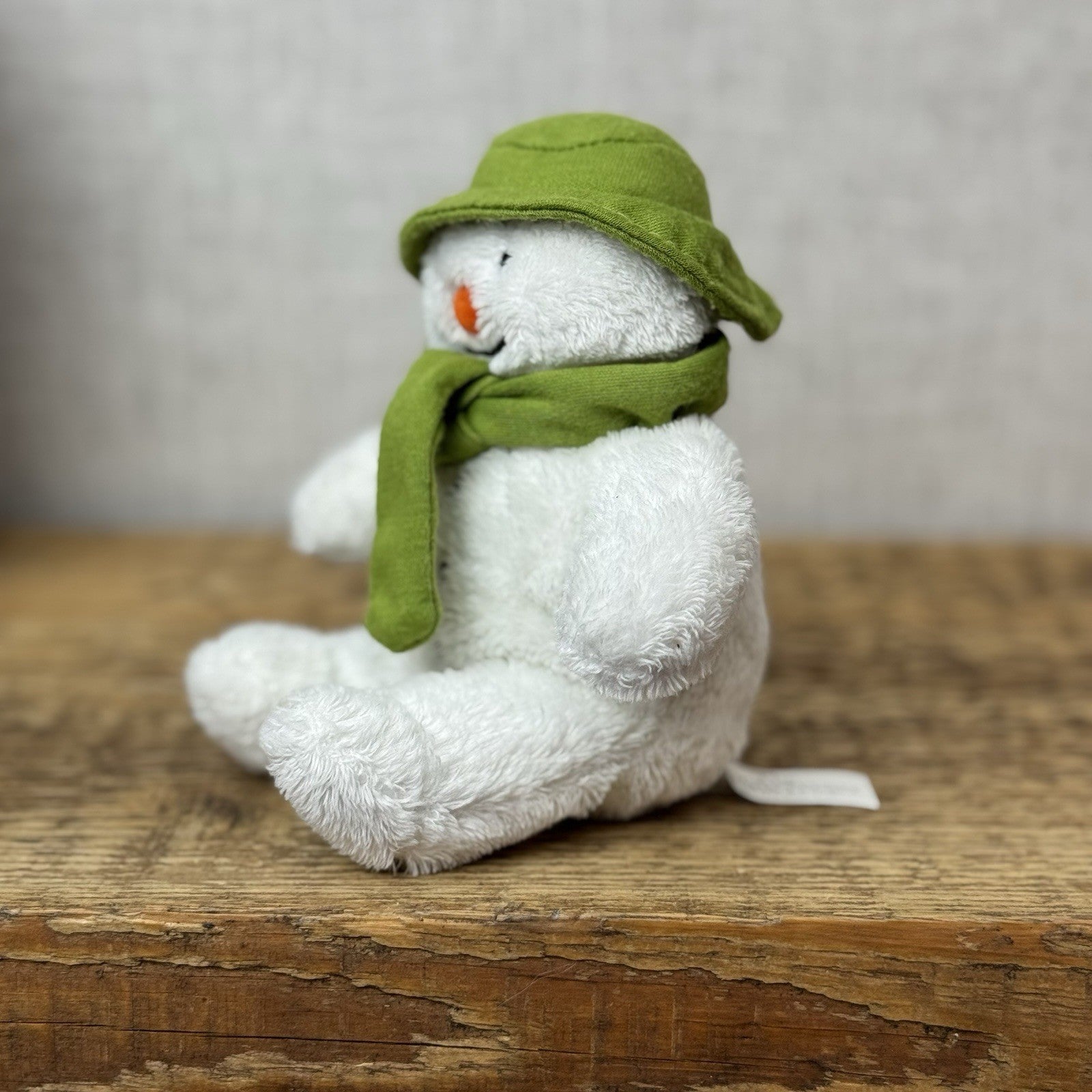 The Snowman Mini Soft Toy Baby Beanie - Christmas Rainbow Designs - R Briggs 5”