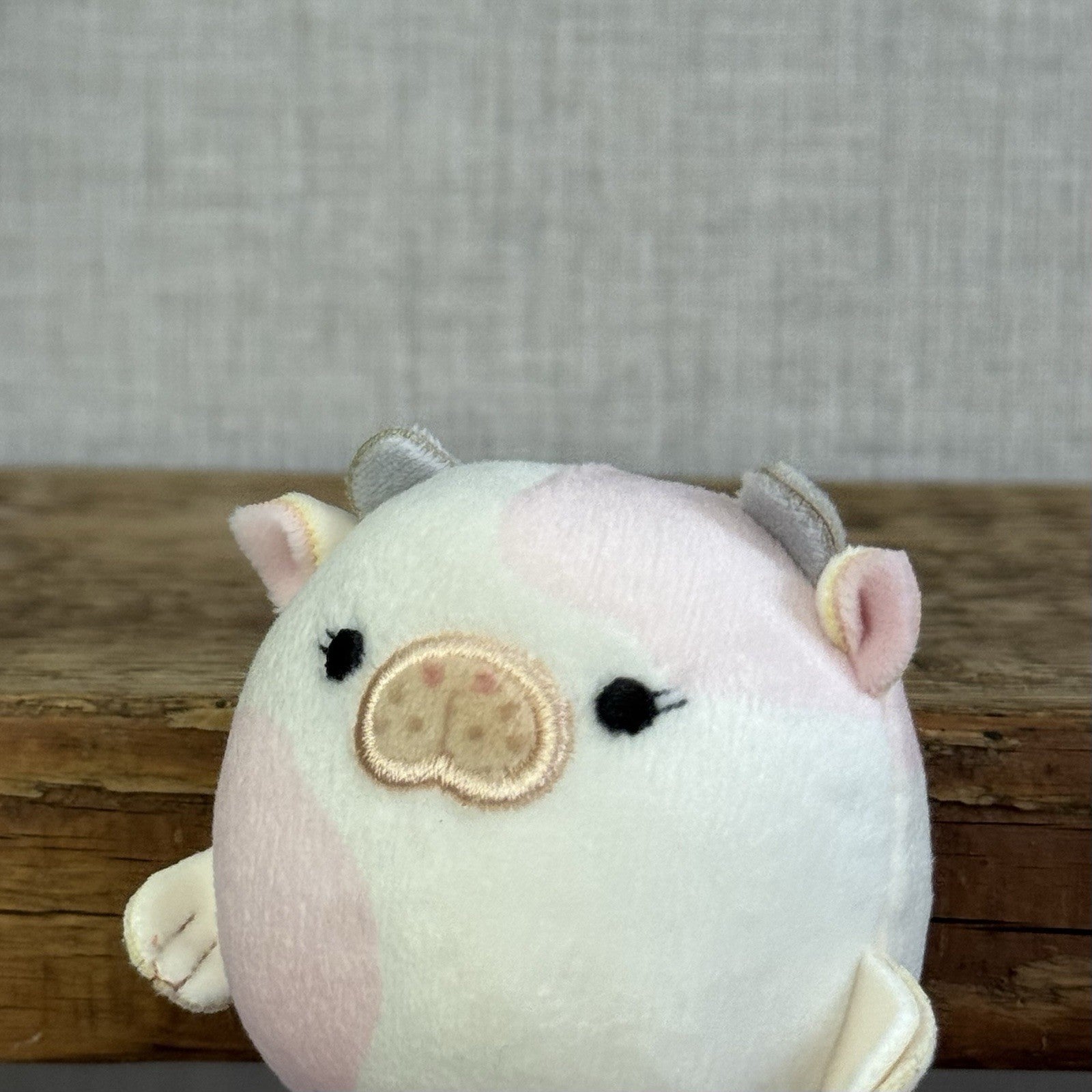 Squishmallow White/Pink Malia Mini Squishville Sea Cow Plush Squishy 2"  Cow 