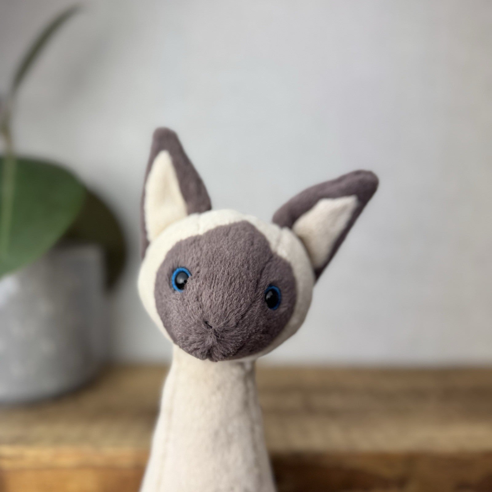 Jellycat Iris Siamese Cat - Tall Sitting Siamese Cat Blue Eyes Beanie Rare 11"