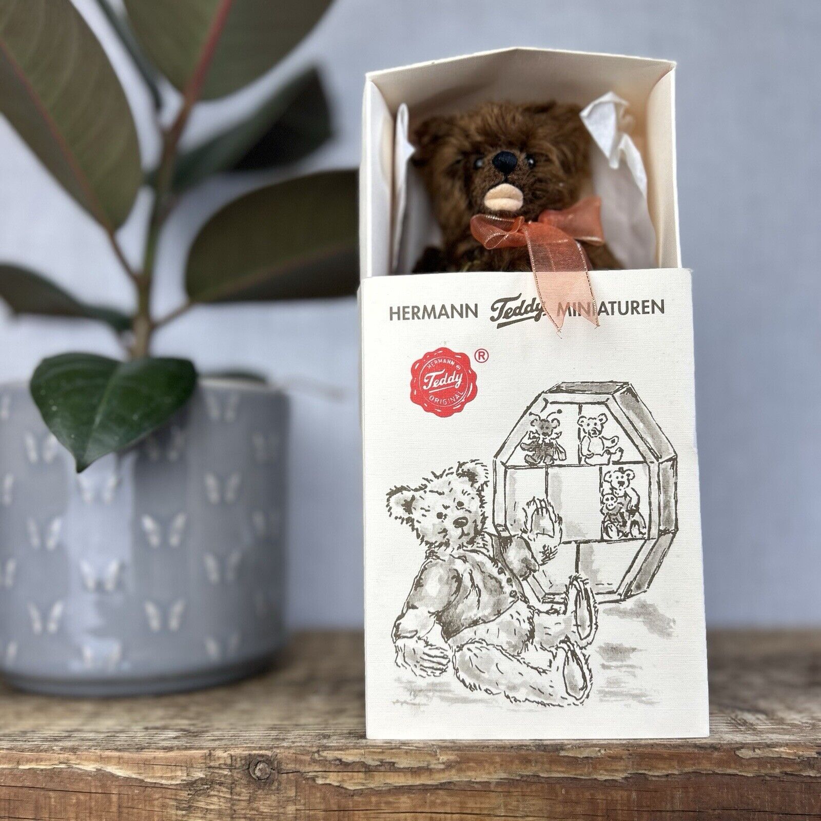 Teddy Hermann Original Miniature Bear With Box - 2000 Bear With Bow 6”