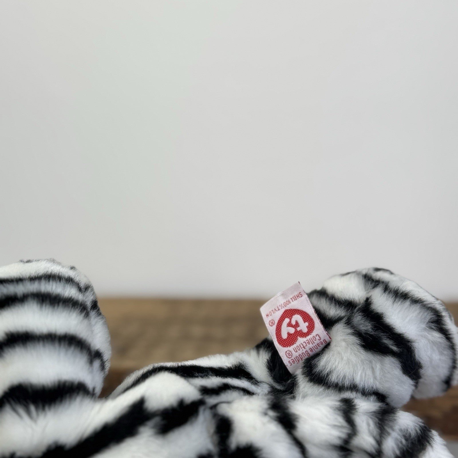 TY Beanie Buddies Blizzard- Beanie Laying White Tiger Soft Toy 2000s