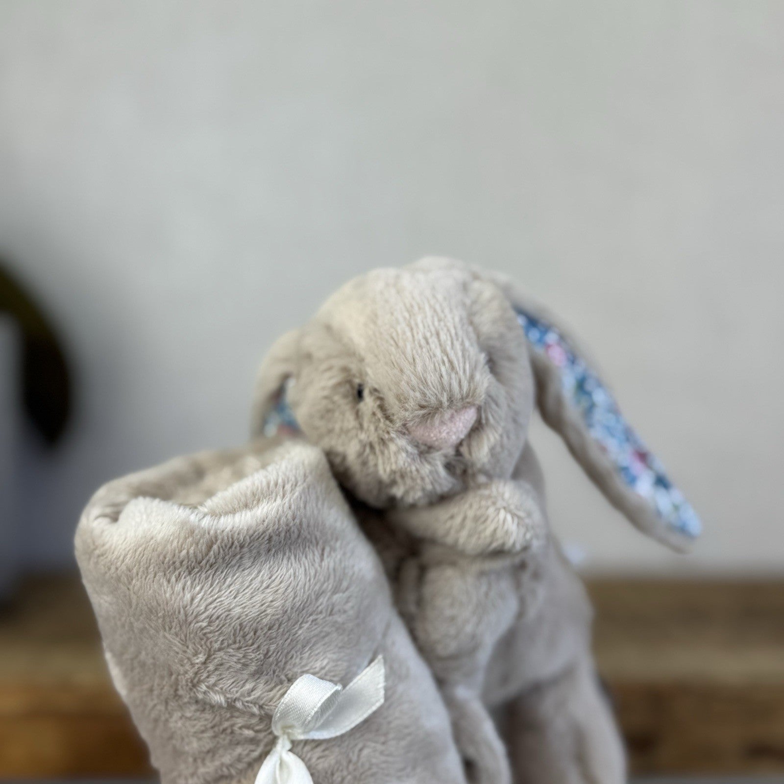 Jellycat Bashful L Beige Blossom Bunny Blue Soother - Retired New Without Tags
