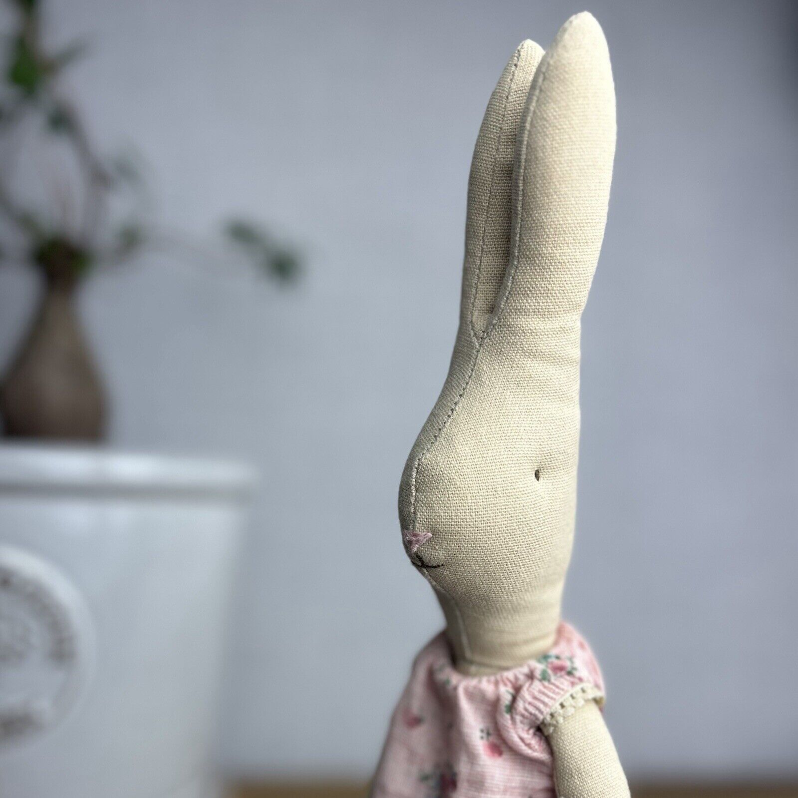 Maileg Medium Rabbit 2016 - ID 16-3200-00 - Floral Set Rabbit Retired - 20”/51cm
