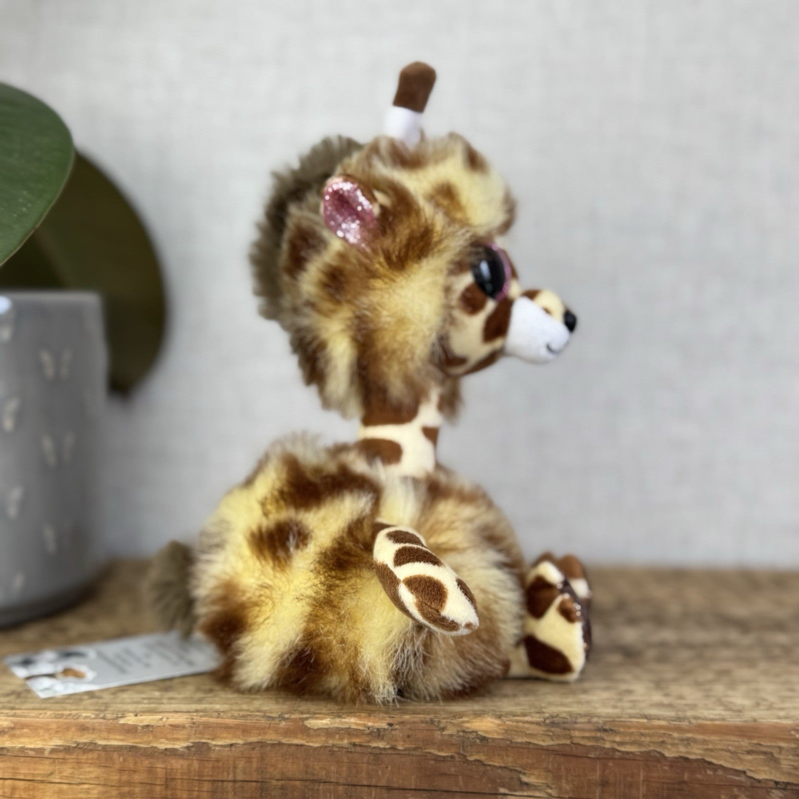 TY Beanie Boo Collectable Gertie Giraffe - Fluffy Big Eye Sparkly Giraffe NWOT