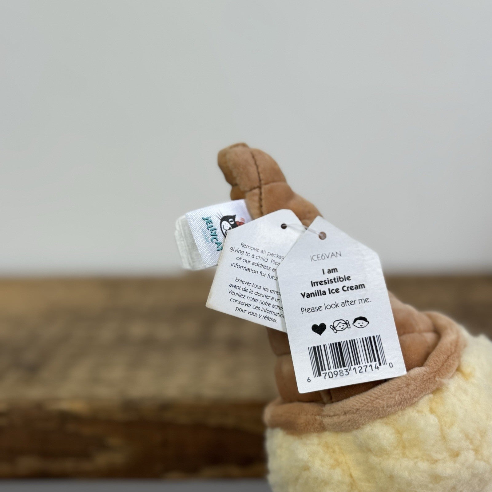 Jellycat Irresitible Vanilla Ice Cream- Irresistible Ice Cream With Tags 6"