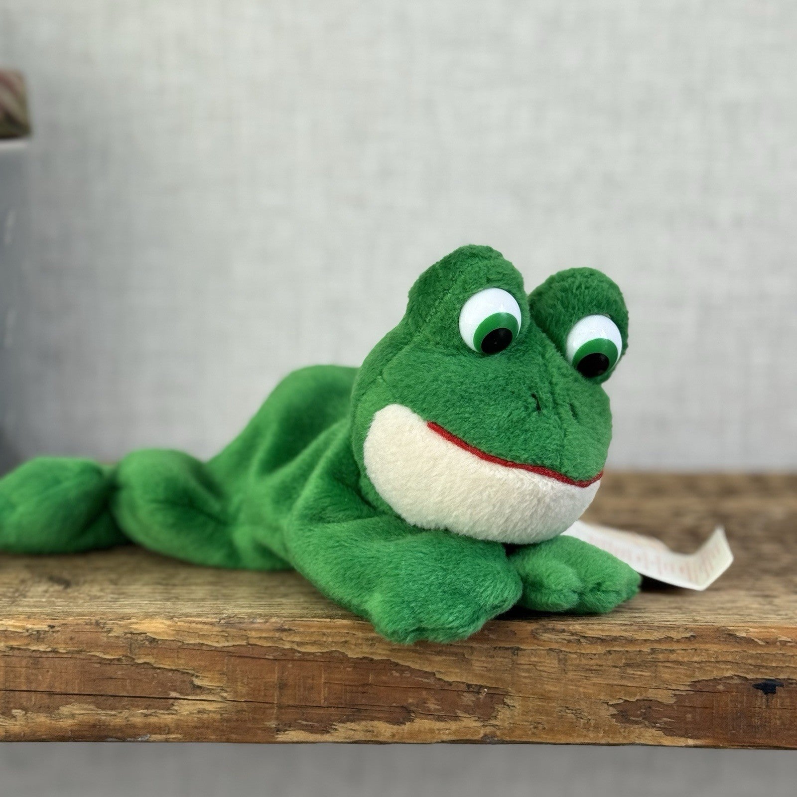 Russ Berrie Luv Pet Fergie - Floppy Beanbag Frog Soft Toy Retired With Tags 8”