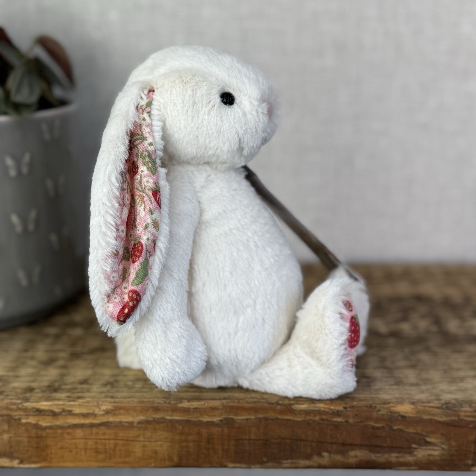 Jellycat Small Bashful Blossom Cream Bunny Berry - Cream Bunny Pink Ears NWOT 8”
