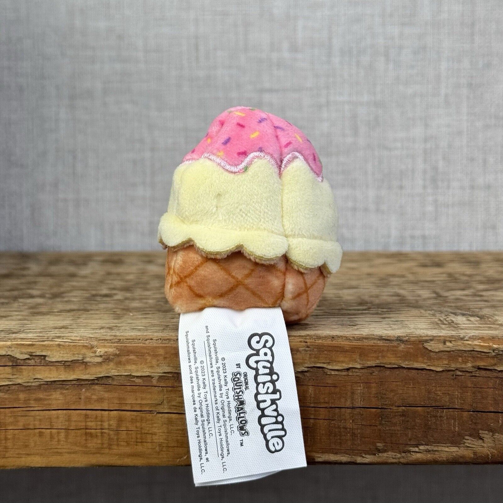 Squishmallow Squishville - Shannon Ice Cream - Tiny Ice Cream Food 2"