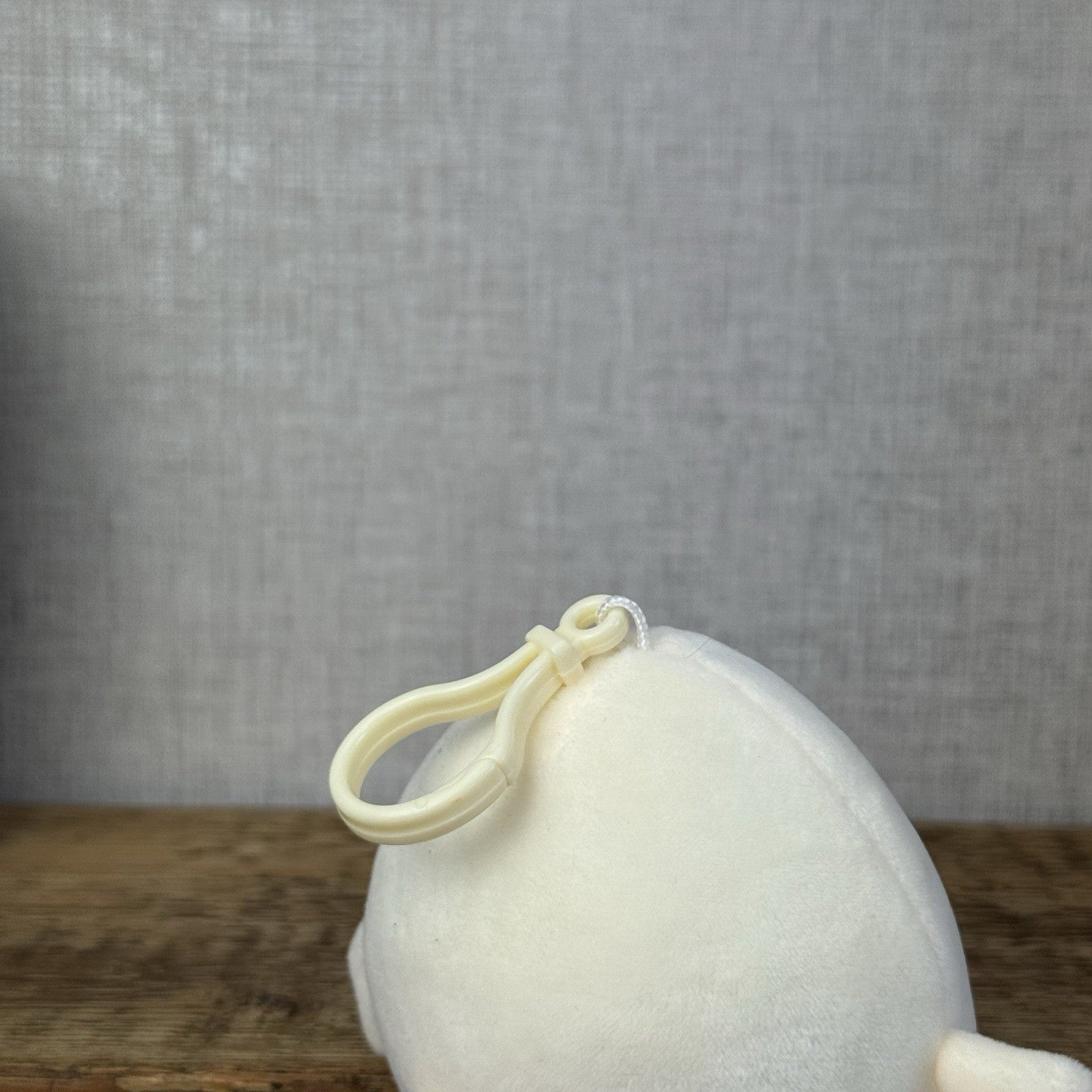 Squishmallow Keyring Clip Bagcharm - Lucille Cream Seal Squish 4"
