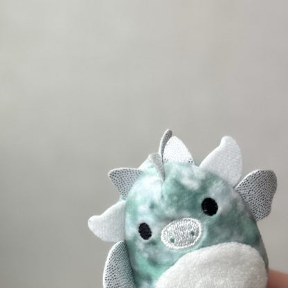 Squishmallow Squishville On Ice Accessory Set - Will Grey/Silver Dragon 2"