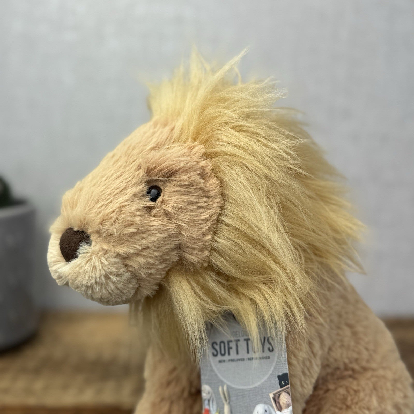Jellycat Leonardo Lion Medium Wild CatTail - Sitting Lion Beanie Plush Retired
