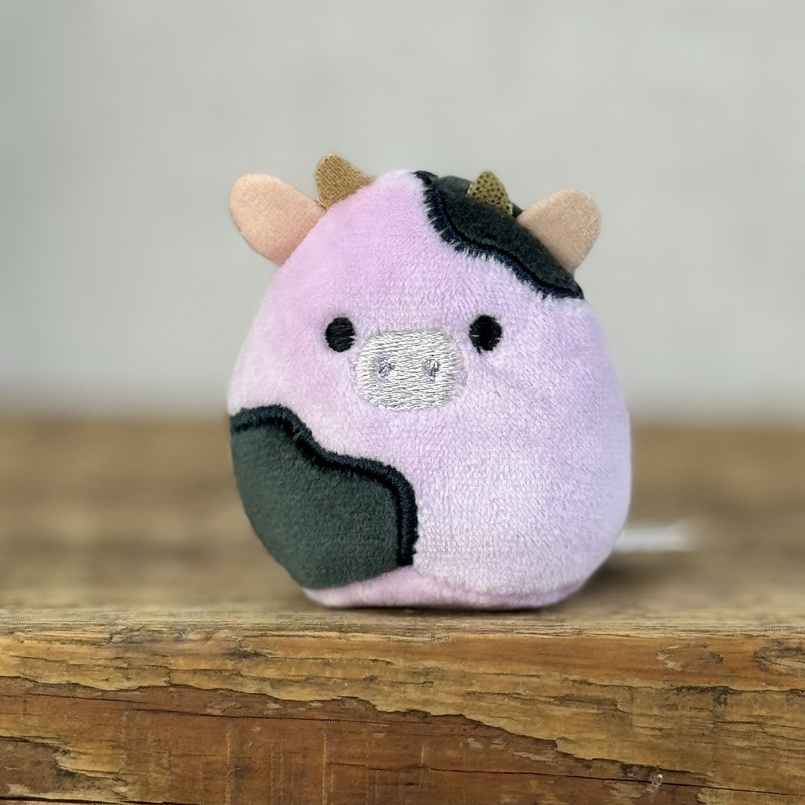 Squishmallow Squishville - Alexi The Cow - Purple/Black Miniature Cow 2"