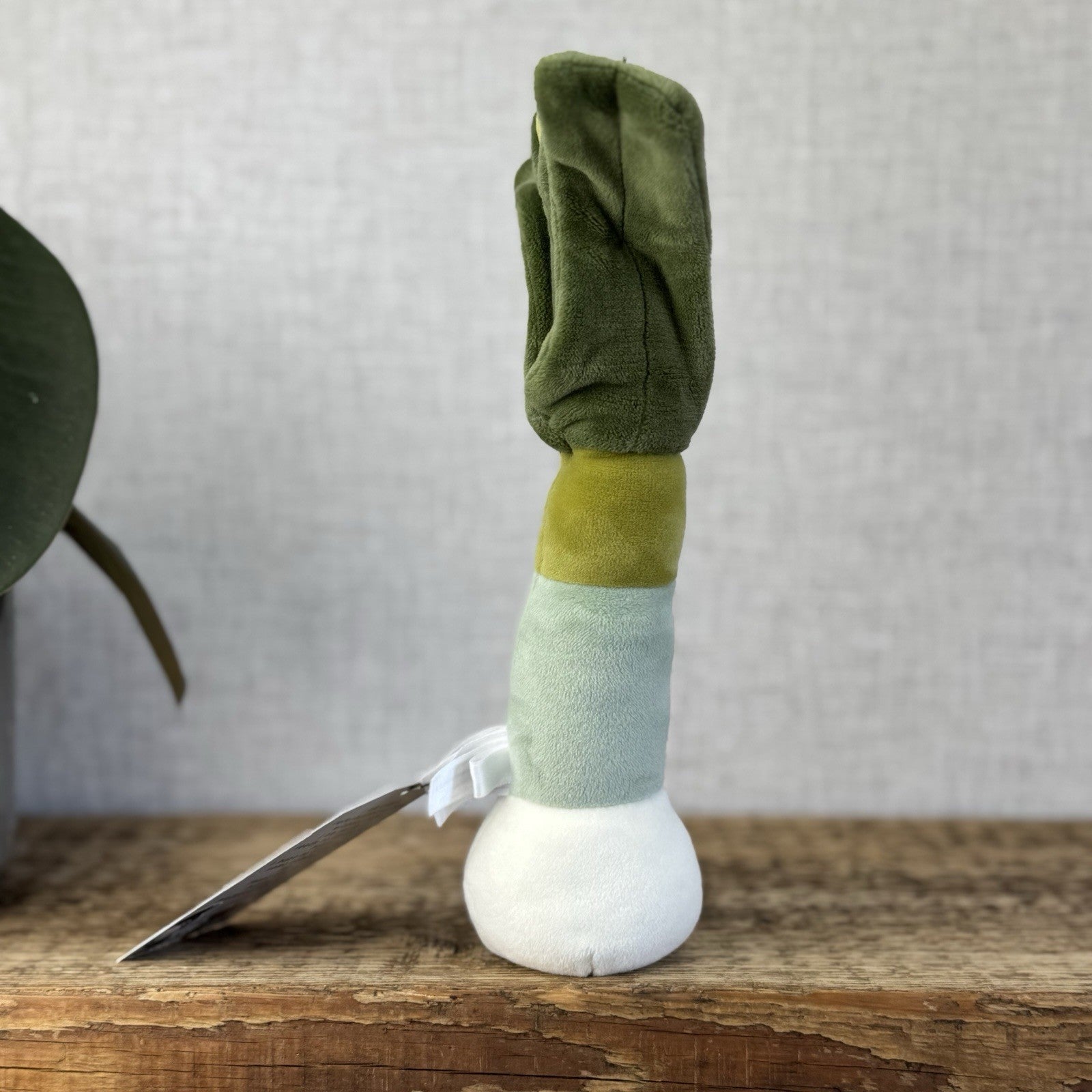 Jellycat Vivacious Veg Leek - Small Green Velour Beanie Vegetable Play 10"