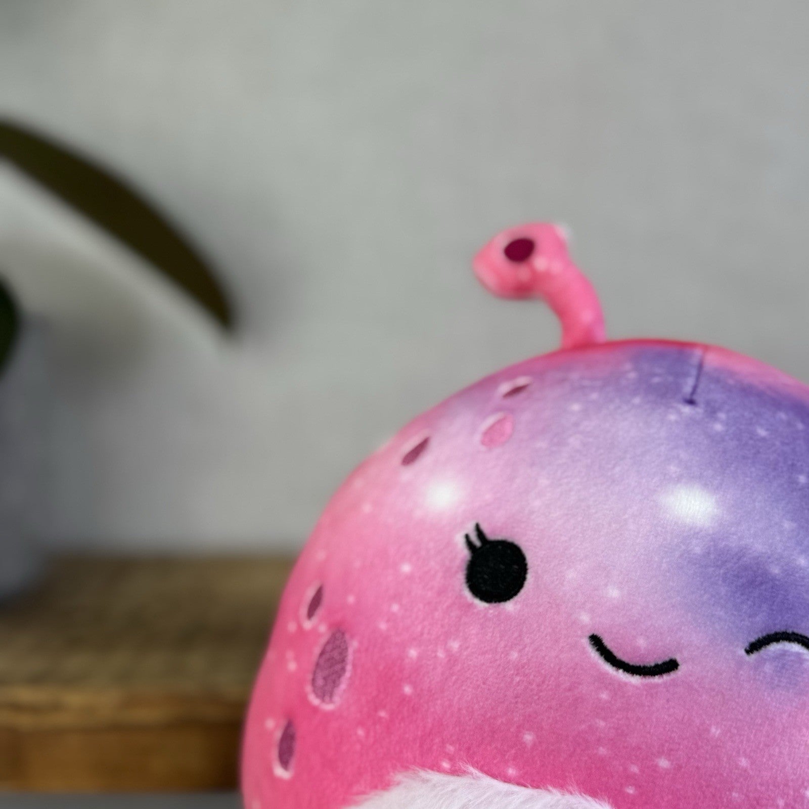 Squishmallow Loraly (Winking) Small Purple Tie Dye Alien Plush 7"