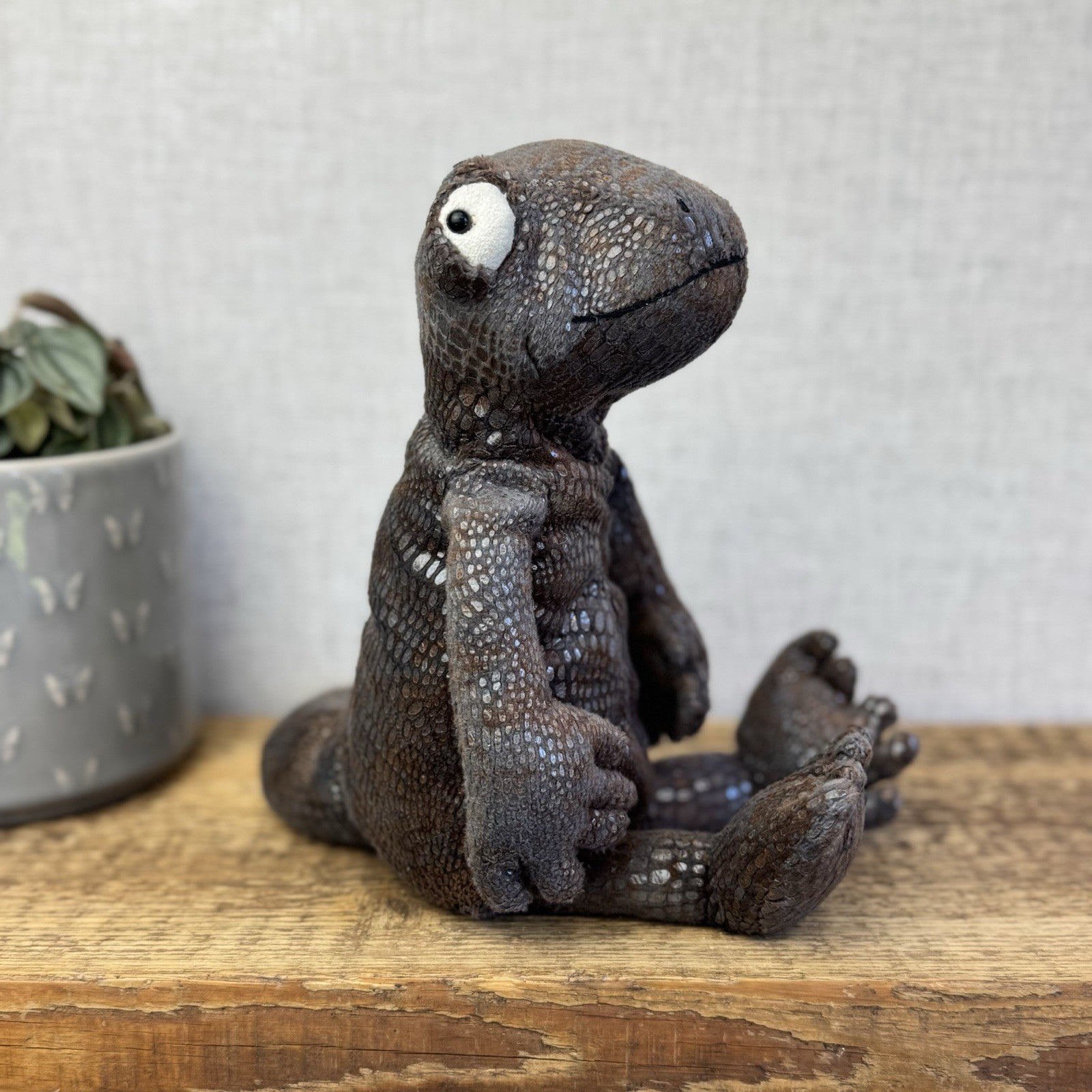 Jellycat Kenny Komodo Dragon - Grey Lizard Retired Medium Brown/grey NWOT 12"