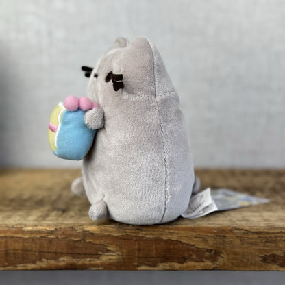 Gund Pusheen Cat - Birthday Cake Pusheen Small Soft Toy Cat With Cake 5"
