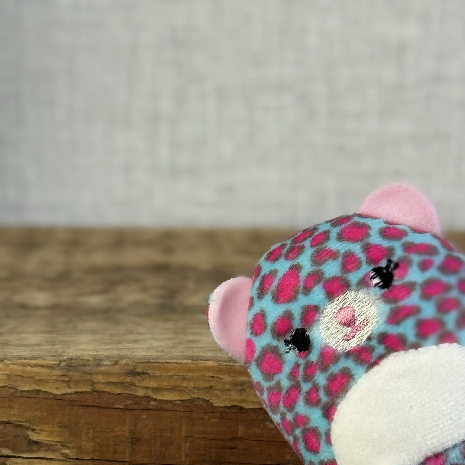 Squishmallow Squishville - Chelsea The Cheetah - Leopard Pink/Blue Mini 2"