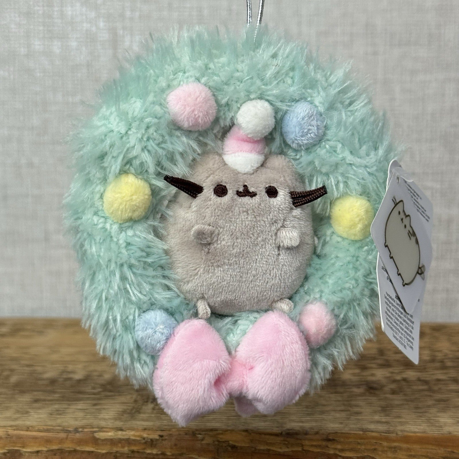 Gund Pusheen Cat - Christmas Wreath Ornament - Mini Pusheen Dangler 5"