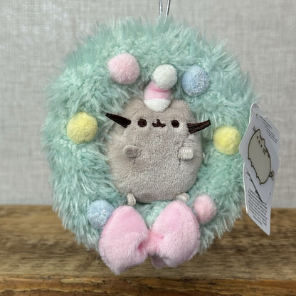 Gund Pusheen Cat - Christmas Wreath Ornament - Mini Pusheen Dangler 5"