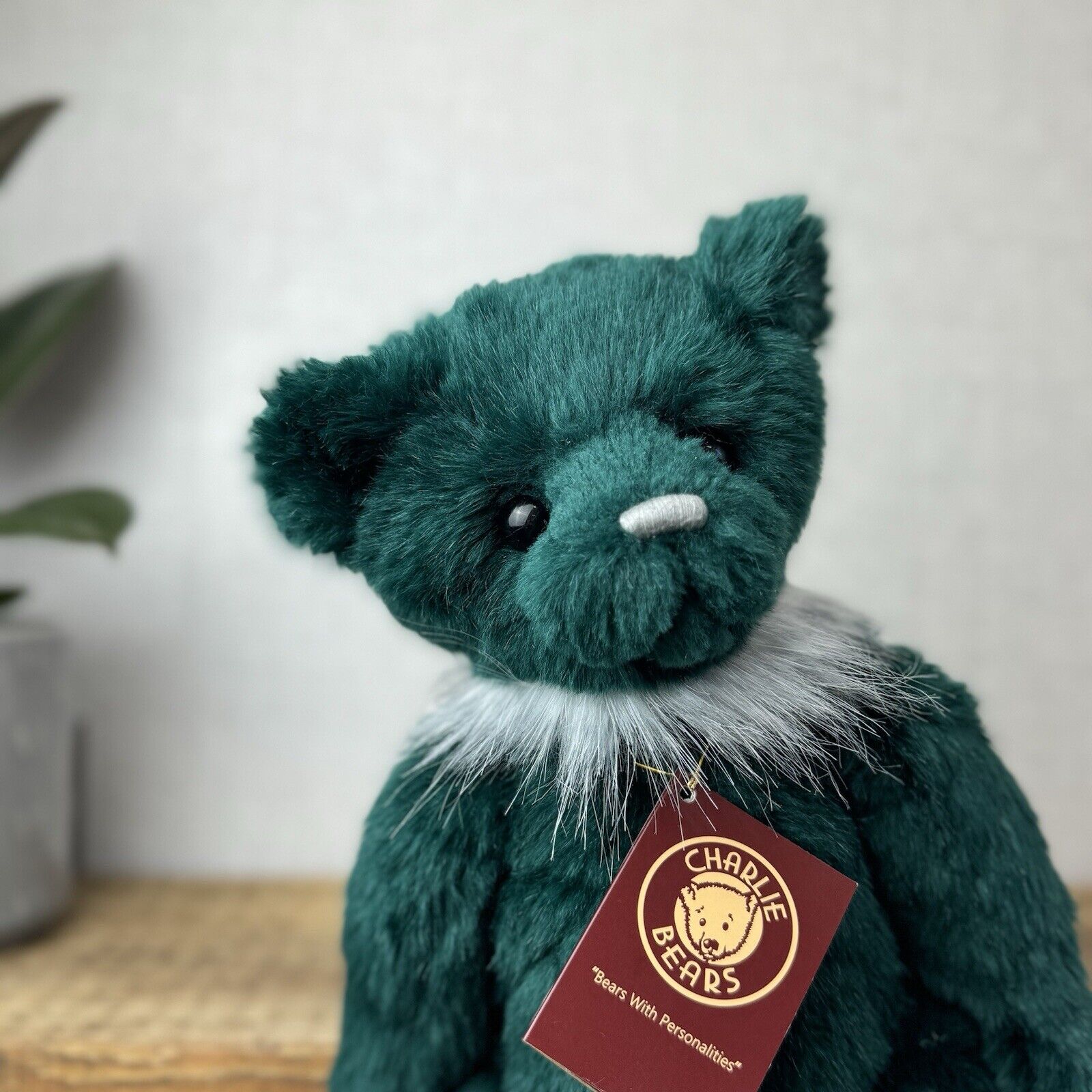Charlie Bear Mr Cuddles - Festive Green Collectors Bear Posable - CB181715