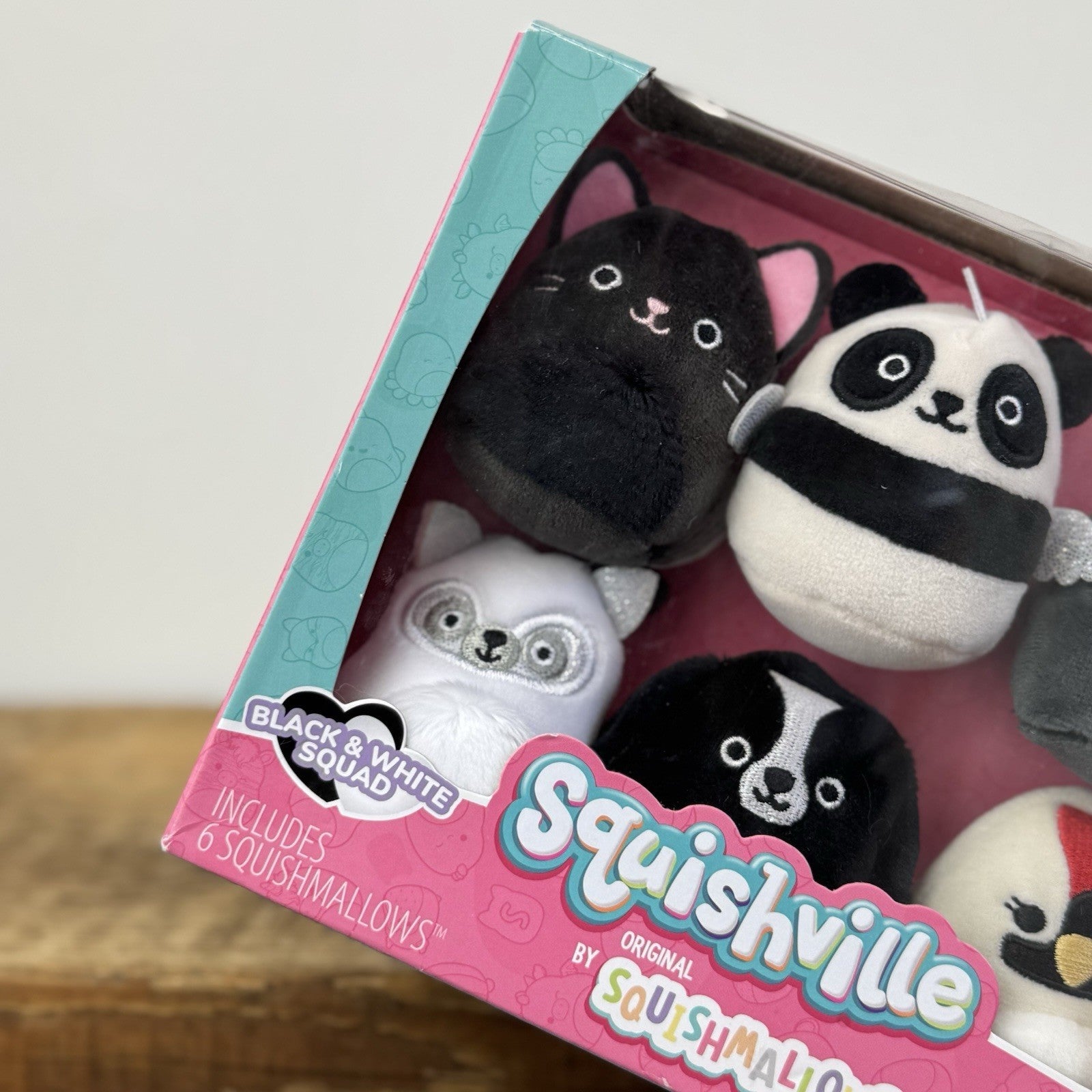 Squishville Squishmallows Black and White Squad 6 Pack  (imperfect box) new