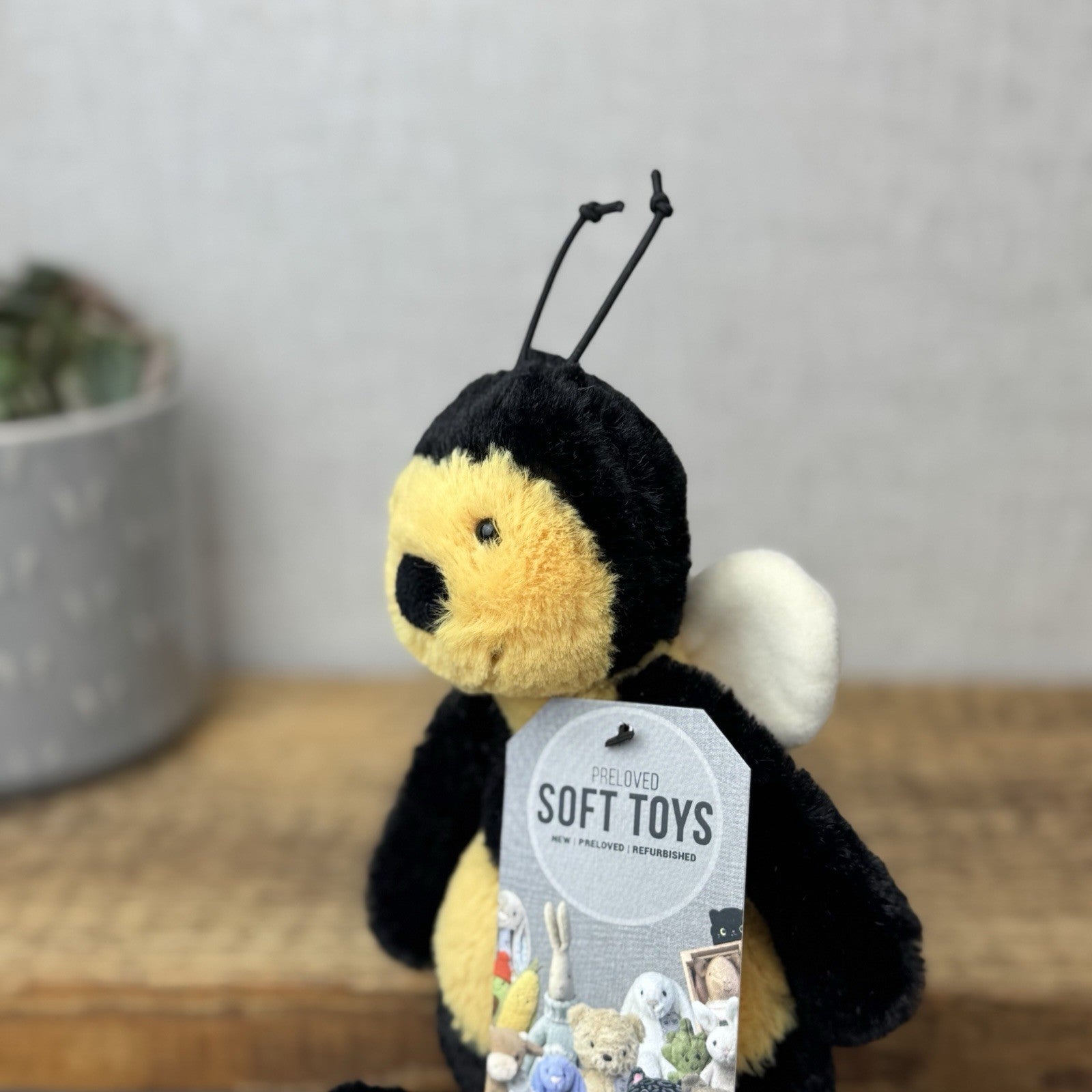 Jellycat Small Bashful Bumble Bee - Older Style Fabric Wings Small Bee Beanie 8"